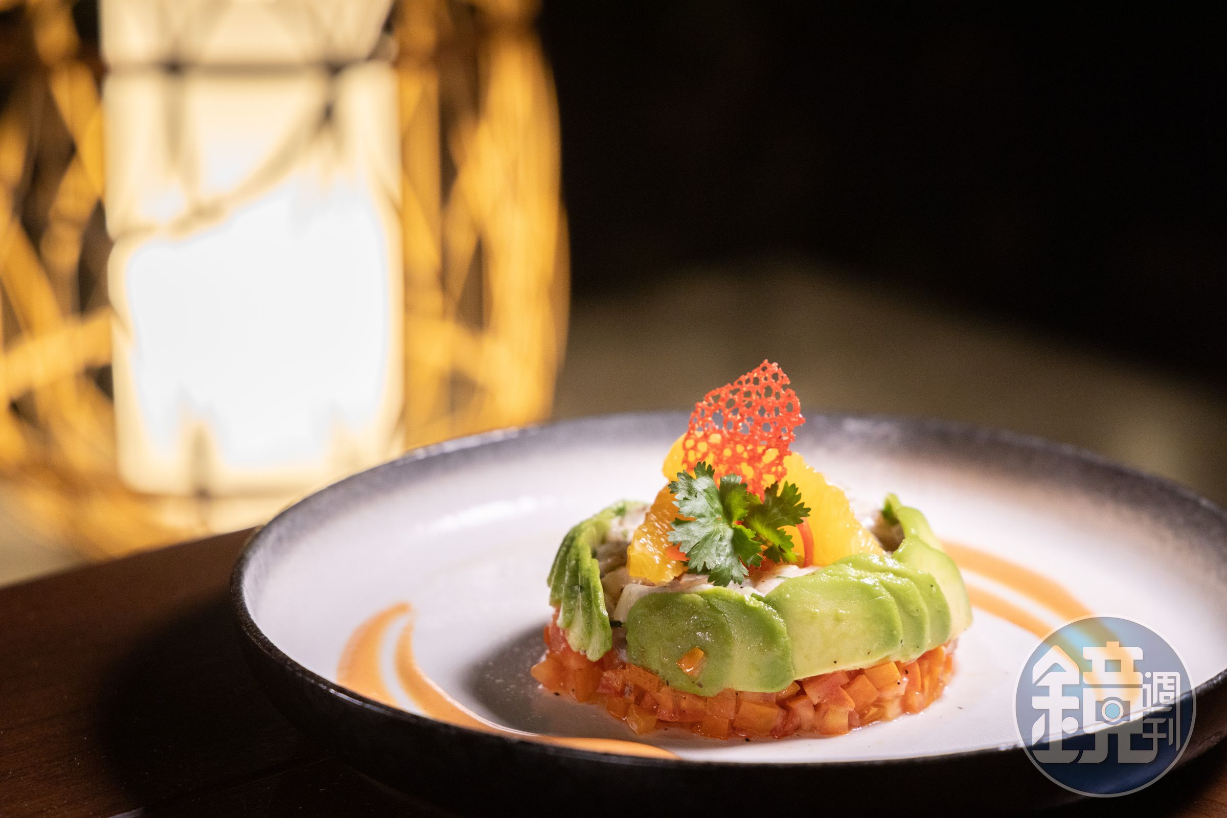 小島上的檸檬汁醃生魚「Ceviche」分外新鮮。(700泰銖/份,約NT$628)