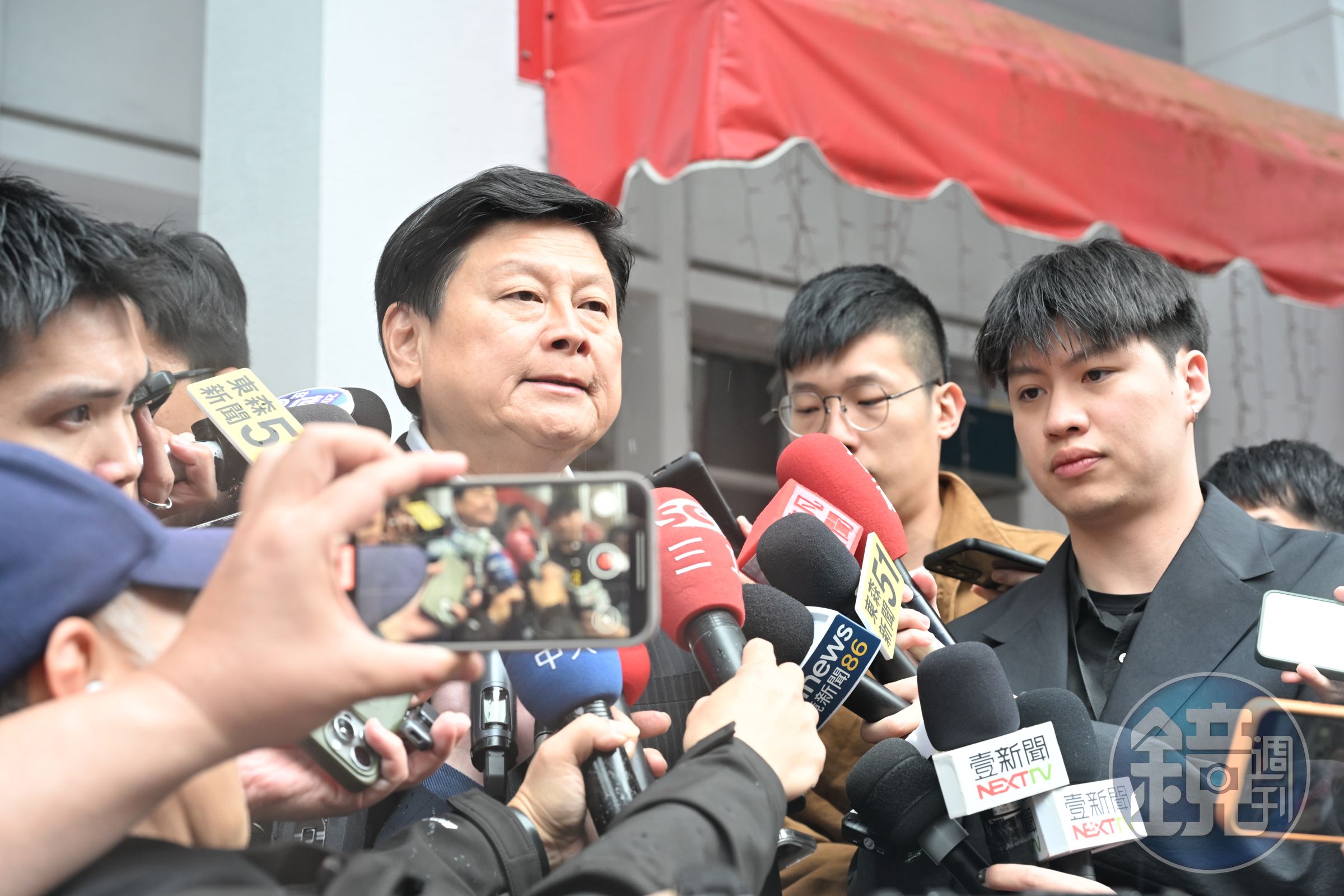 傅崐萁痛批北檢跨區搜索，更批總統賴清德司法暴力追殺在野黨。