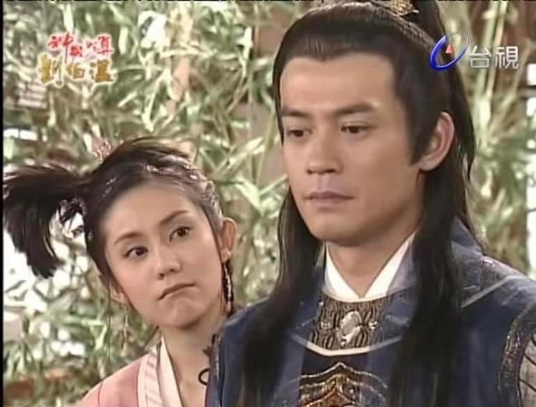 柯叔元po出17年前他與王宇婕合拍《神機妙算劉伯溫》的劇照。(翻攝自柯叔元臉書)