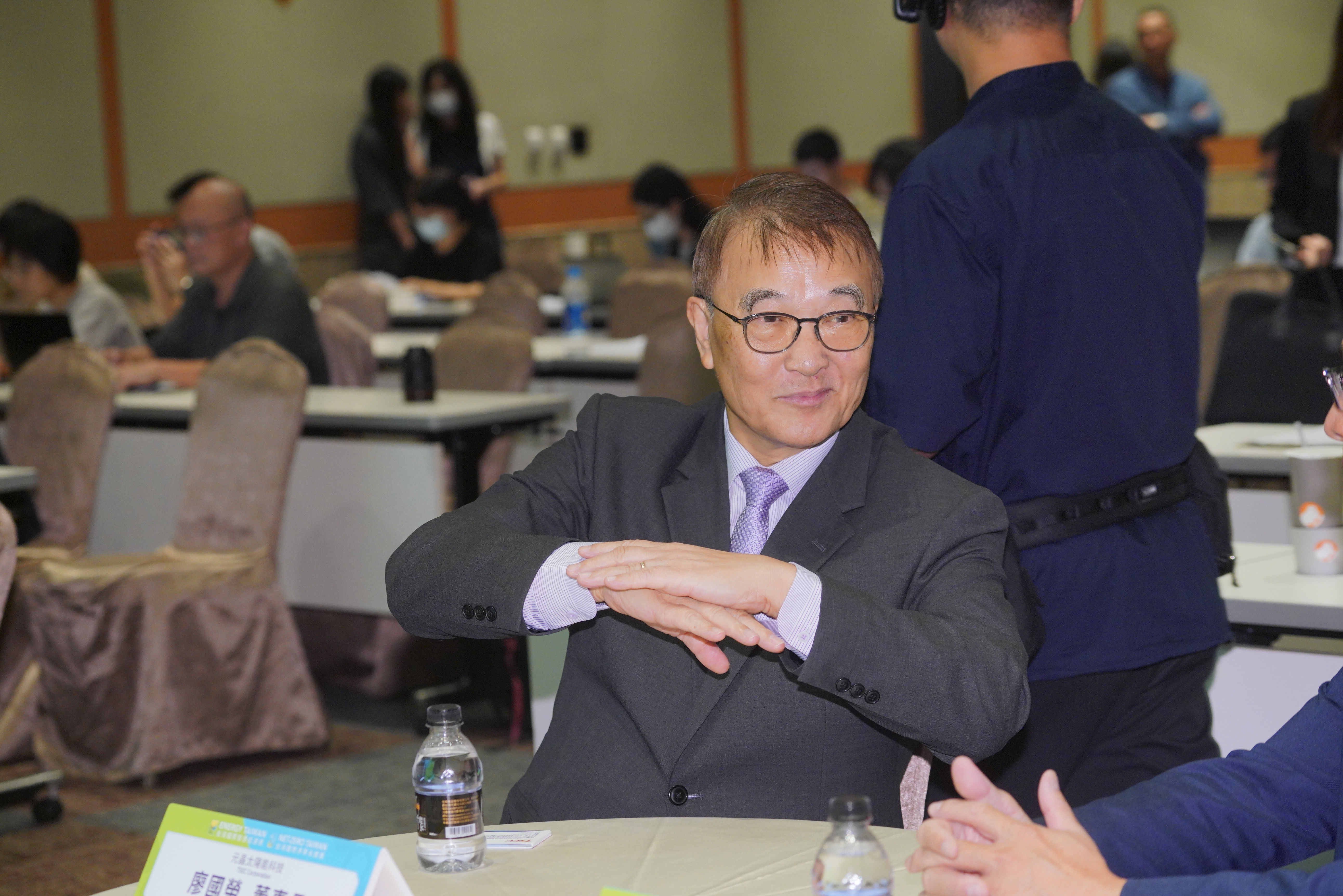 元晶董事長廖國榮認為，現在太陽能產業正邁入量子電池時代。