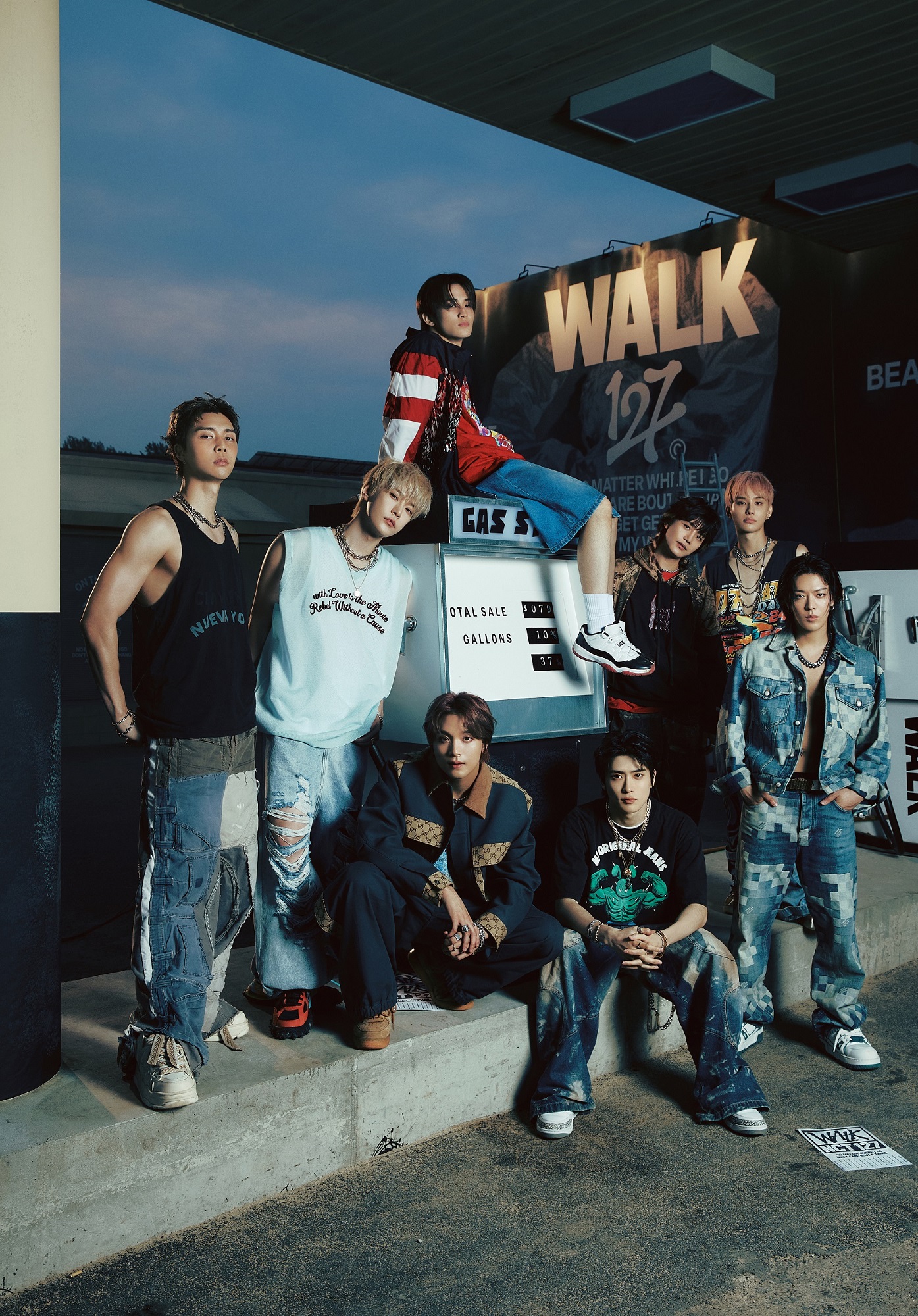 NCT127主打歌〈Walk〉編舞以在劇烈的表演中增添從容的old-school嘻哈舞風。（SM Entertainment提供）
