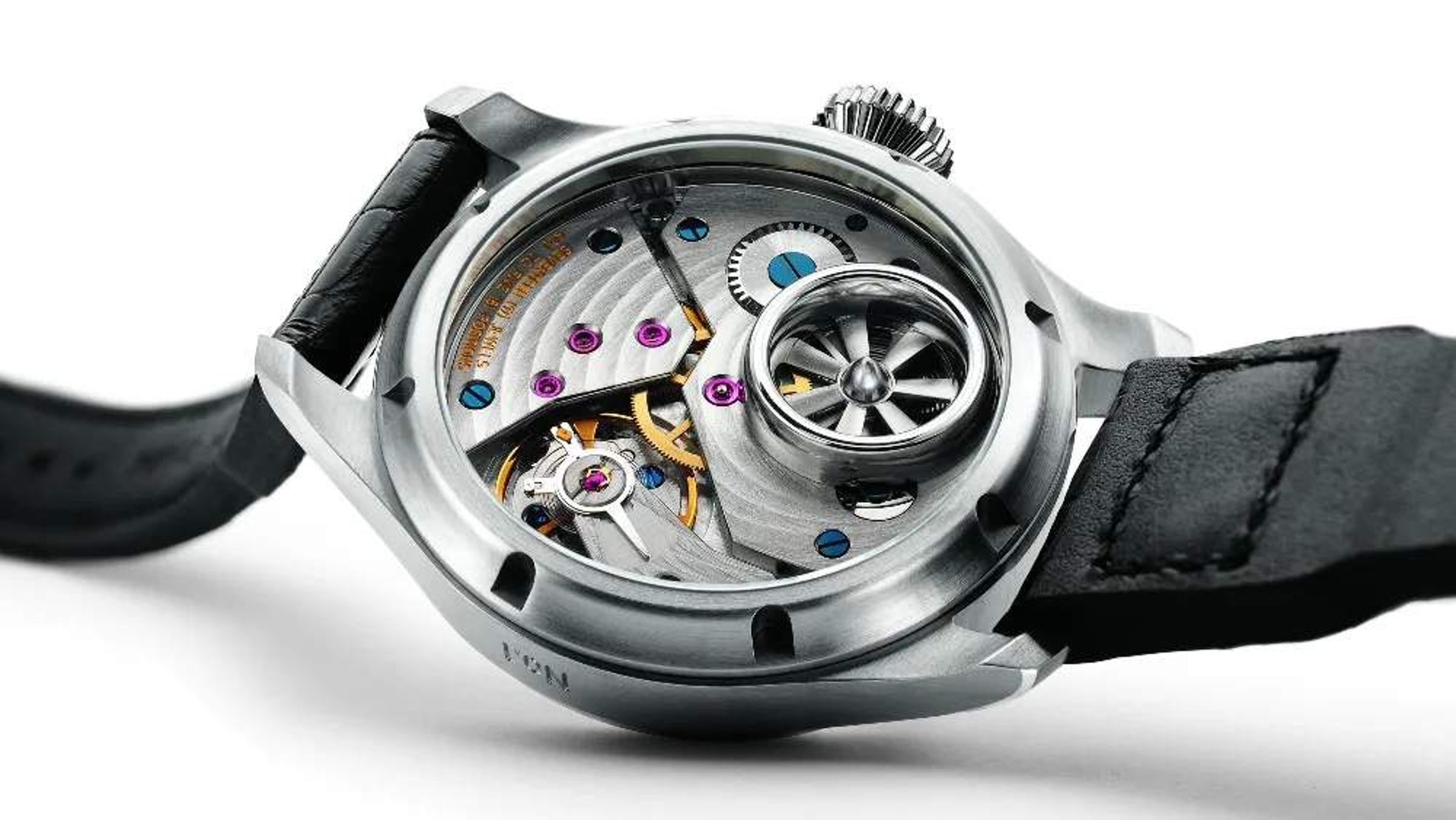 IWC於2008年推出的Big Pilot Ref. 5003 Markus Bühler 腕錶，錶背也有渦輪裝置。