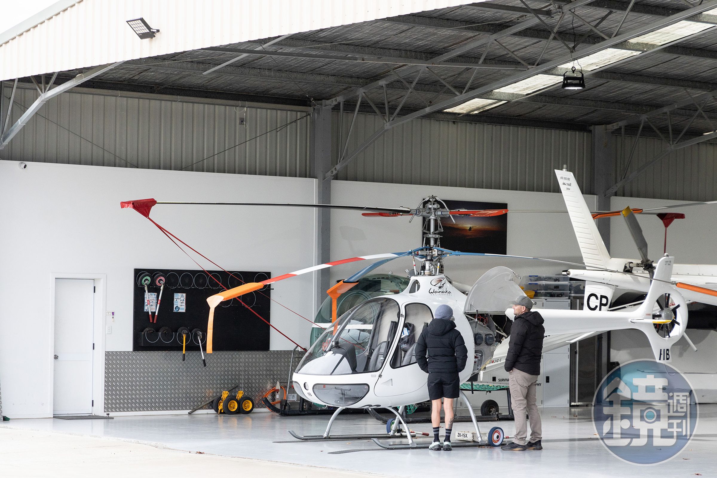 「Wanaka Helicopters」除了提供觀光行程，也可為遊客量身訂做婚禮、野餐或冰河體驗。