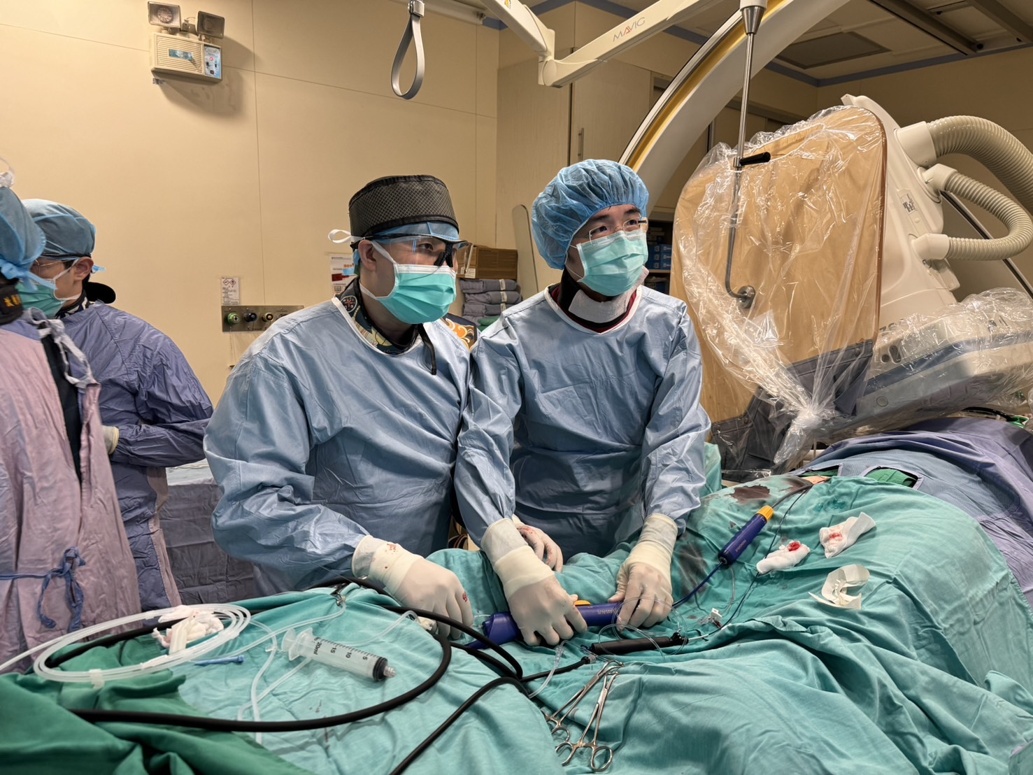 萬芳醫院引進脈衝場消融術，為心房顫動患者帶來了更安全、高效率的治療選擇。（萬芳醫院提供）
