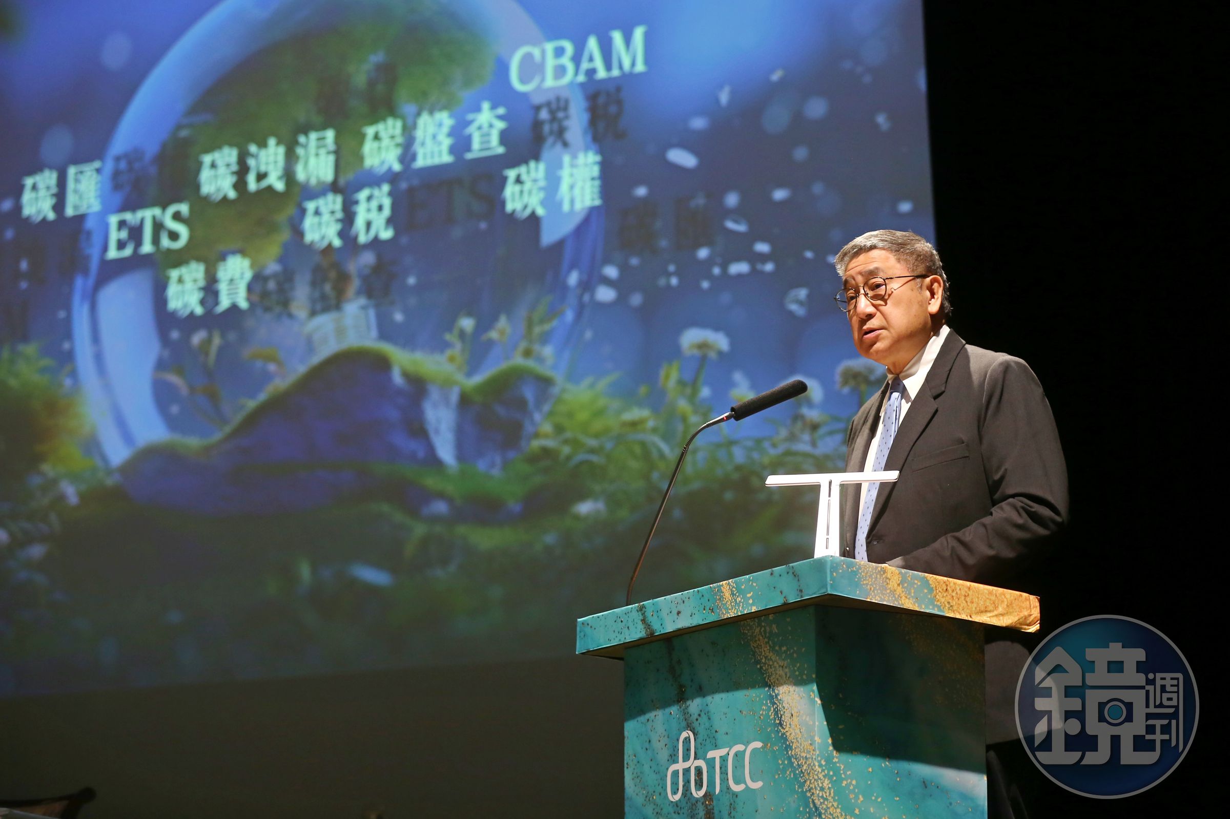 台泥董事長張安平強調，即使是傳統產業，也得做研發才能維持長期競爭力，因此希望股東投資台泥除了在乎最大利益，也要把企業永續經營的價值考量入內。
