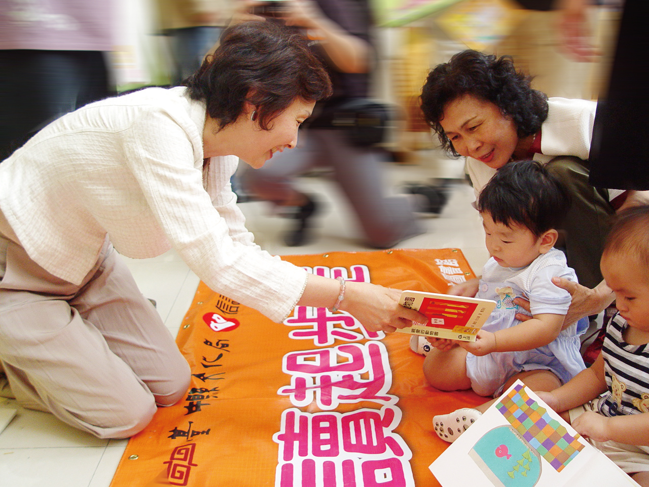 信誼基金會長期關注兒童教育與社會公益，針對中南部災情，與創辦人何壽川共同捐贈1,000萬元，希望藉此協助災區孩童及相關教育機構早日回歸正常生活軌道。（永豐餘提供）