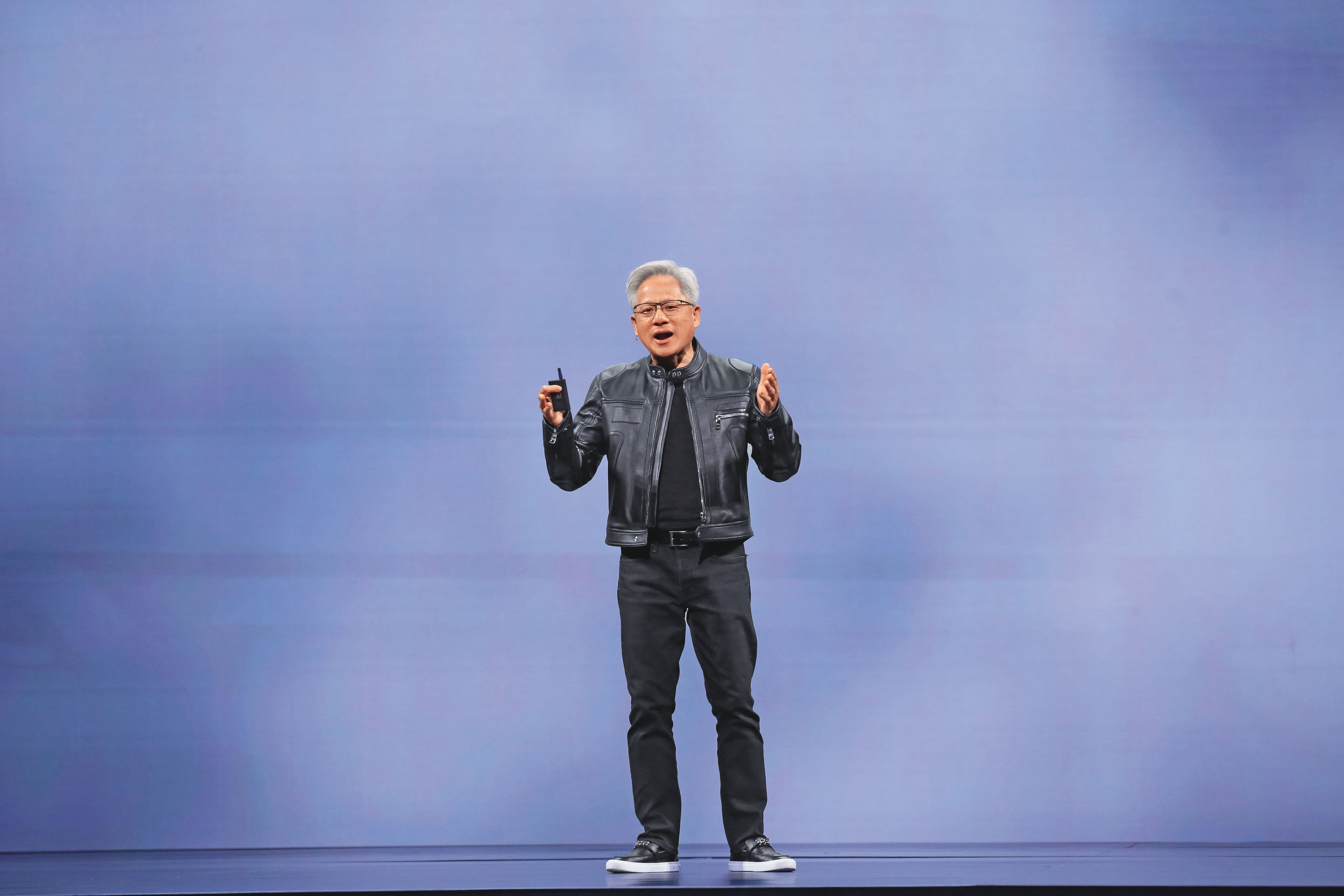 輝達創辦人黃仁勳計畫透過Omniverse平台串聯合作夥伴，打造數位孿生新生態系。（鏡報董孟航）