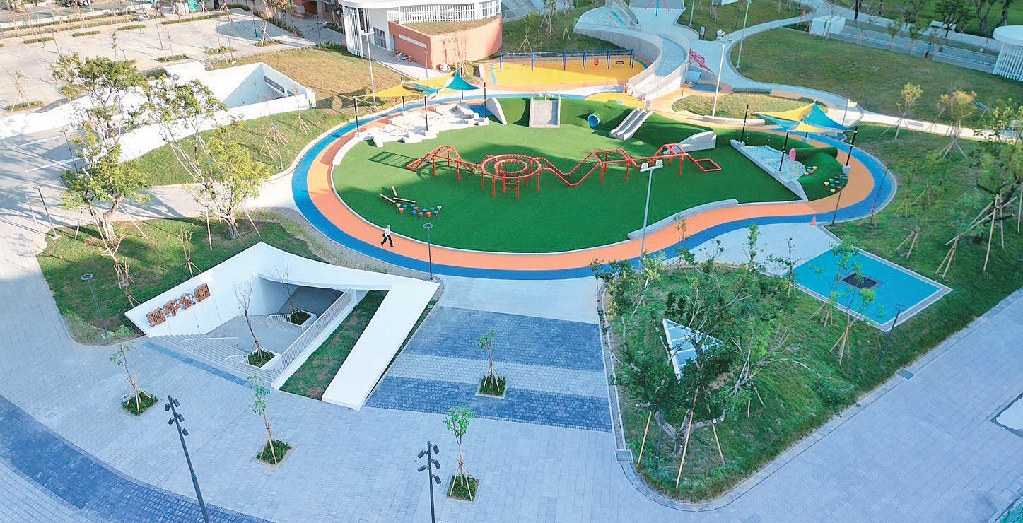 延平公園停車場地面為共融公園，有效運用城市空間。