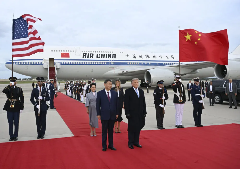 川普第二任期首次親迎外國元首！與梅蘭妮亞苦等1小時　習近平訪美享「帝王級待遇」