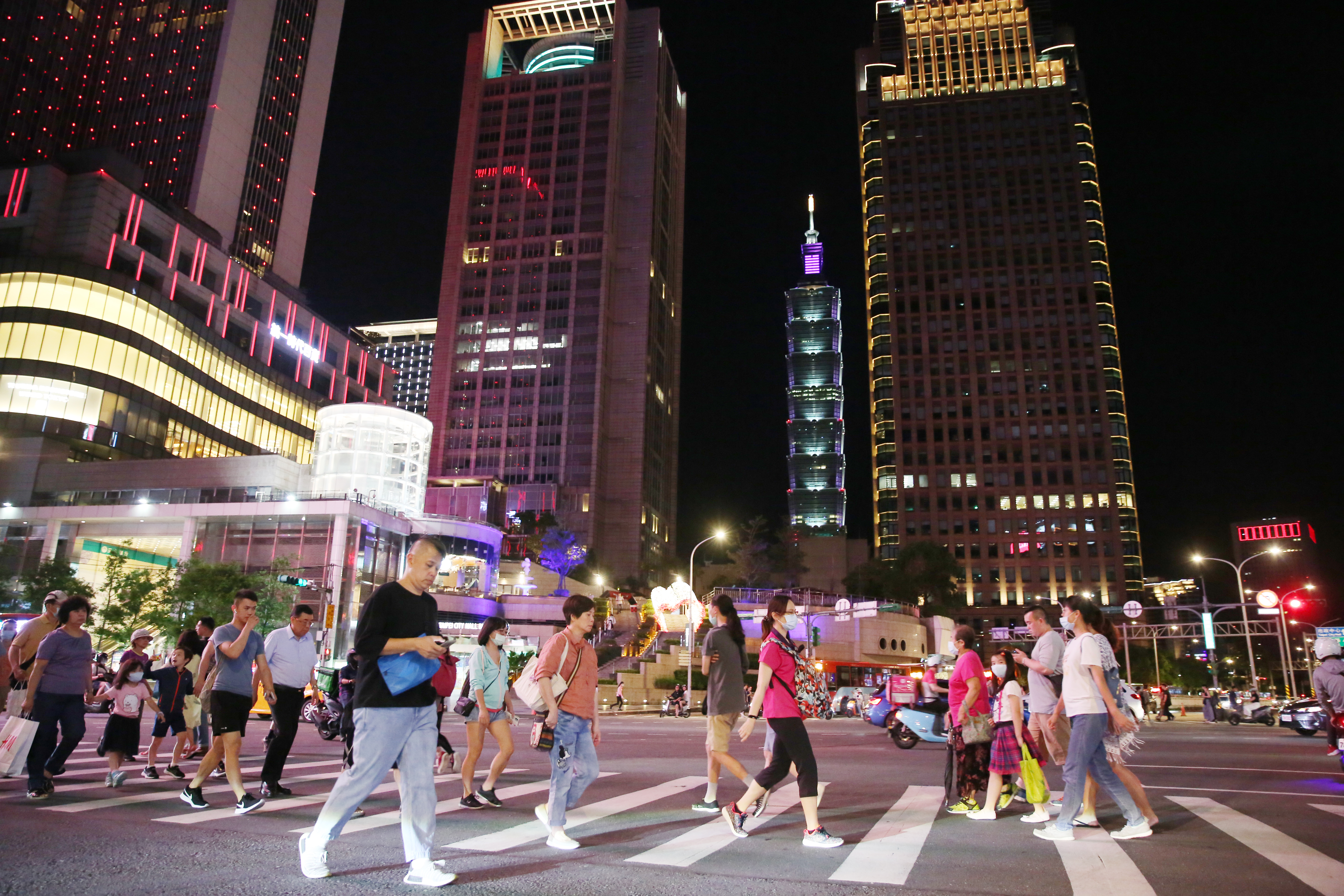 主計總處時隔超過30年再度公布「家庭財富分配統計結果」，顯示台灣貧富差距逐漸擴大。（本刊資料照）