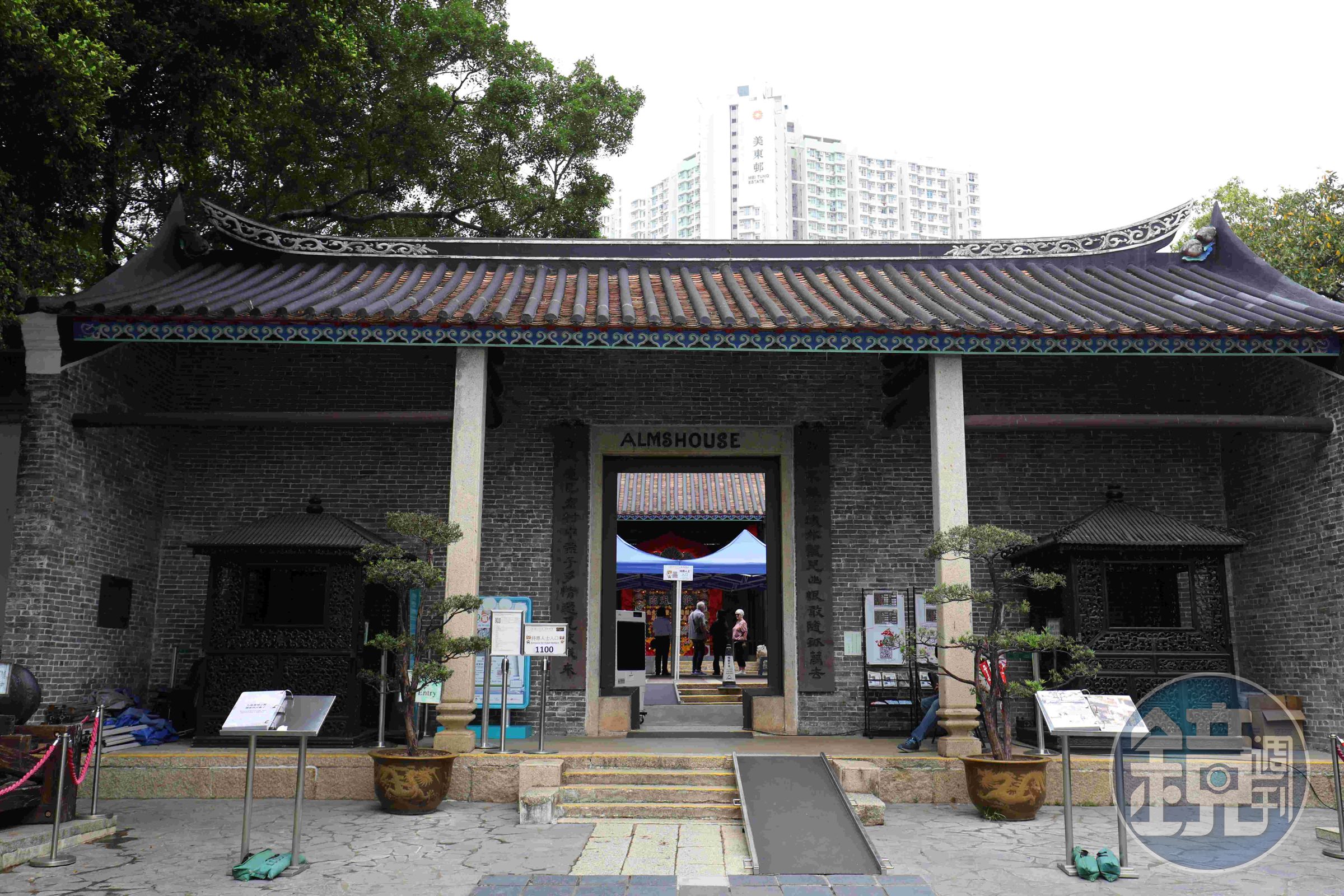 「九龍城寨光影之旅」把原本的老衙門改造成電影場景。