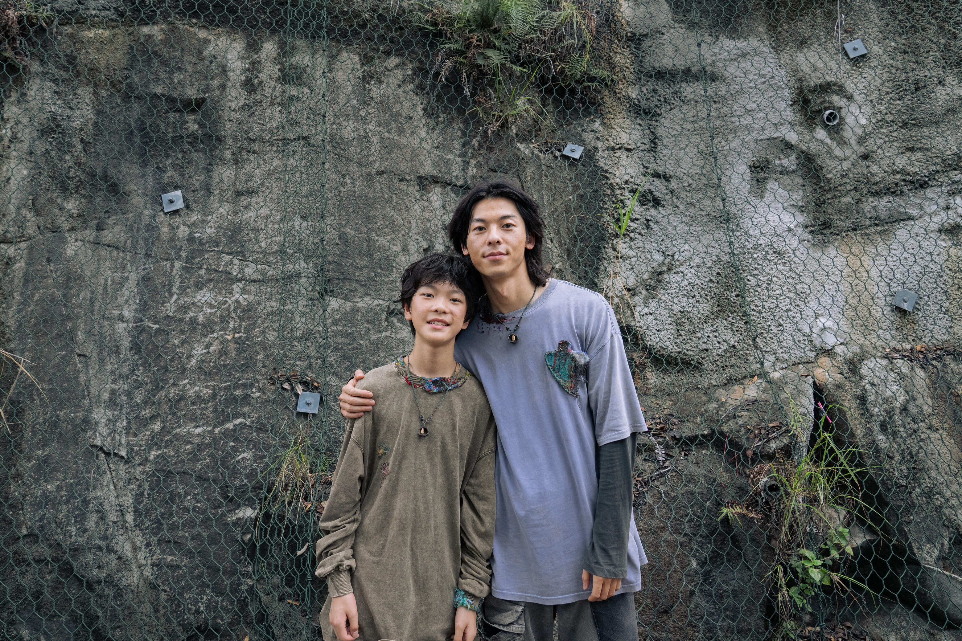 許光漢與飾演他的少年版的演員王子軒神情神似，一度令張艾嘉以為是AI特效。（甲上提供）