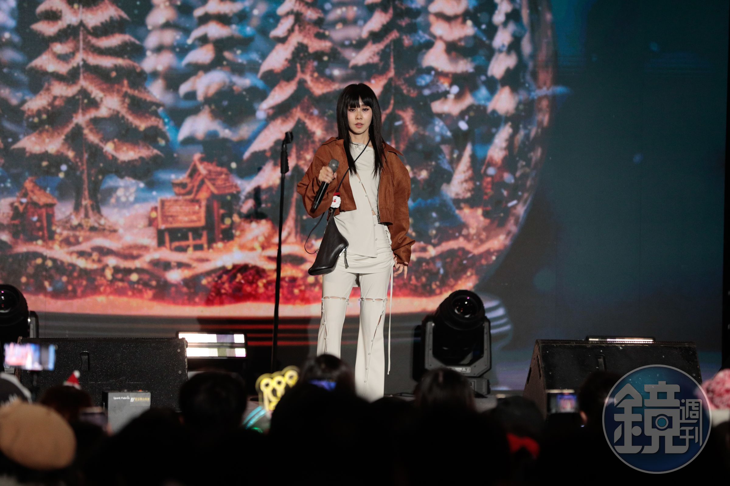 白安帶來范曉萱經典名曲〈雪人〉超好聽。