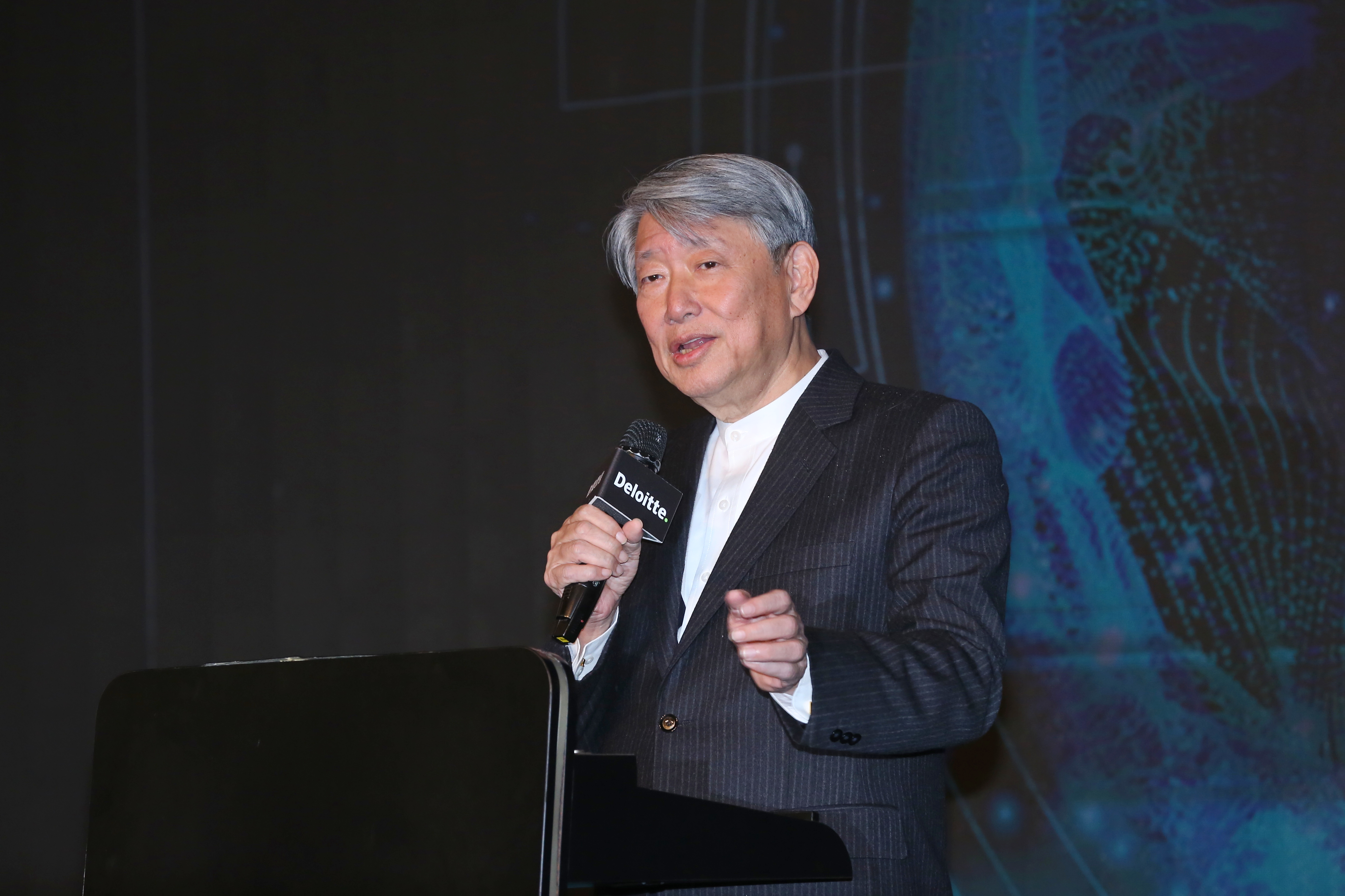 經濟部長郭智輝強調，希望立法院支持，爭取撥補千億的預算來協助台電改善財務狀況。（本刊資料照）