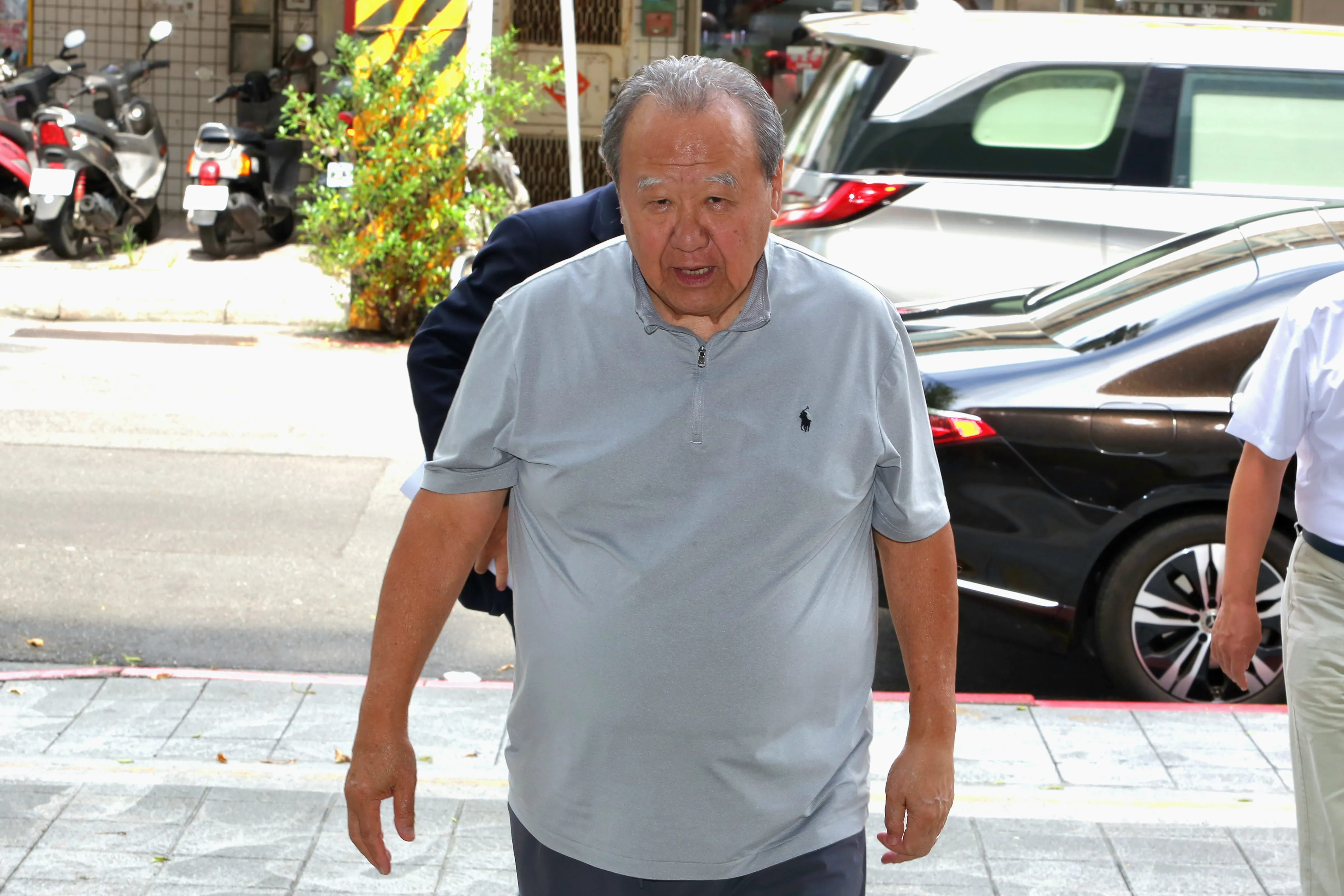 台玻總裁林伯實犯行使業務登載不實文書罪2罪，士林地院一審判應執行1年4月。（鏡報姜永年）