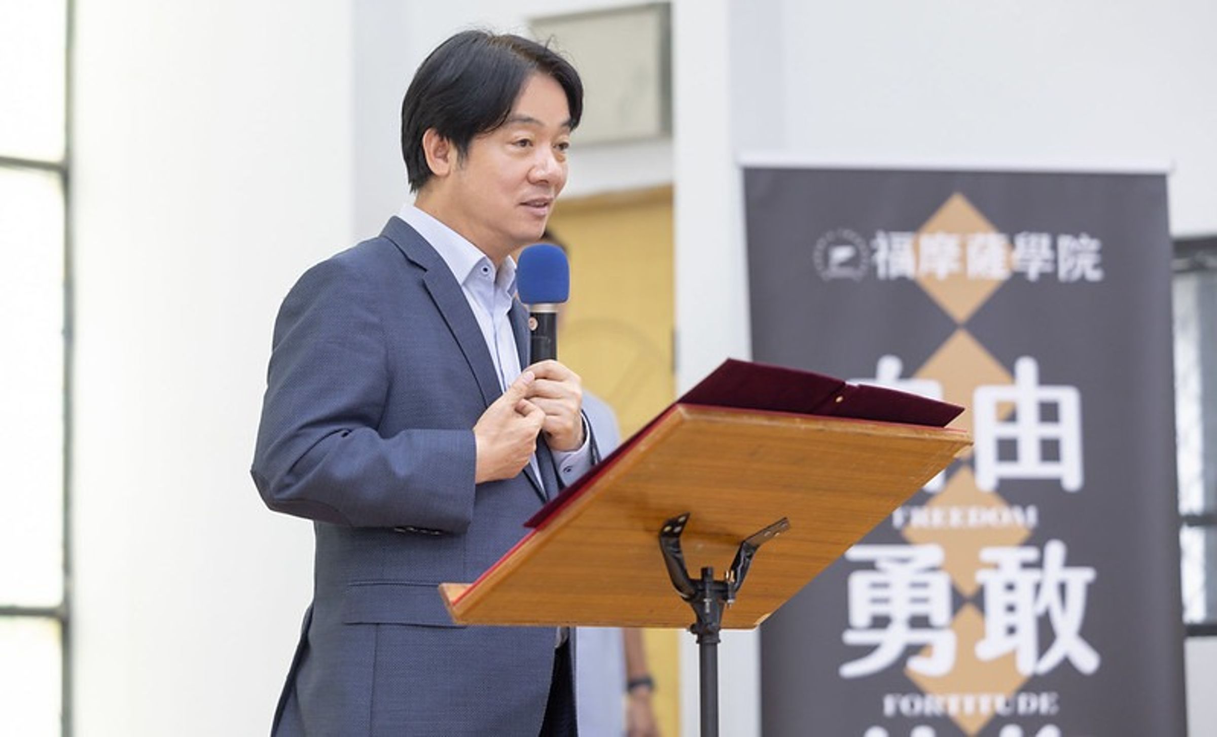 賴清德昨日公開承諾,「台灣絕對不可能簽和平協議,要靠實力才能確保和平」,直指靠一紙協議得到的和平是靠不住的。(總統府提供)