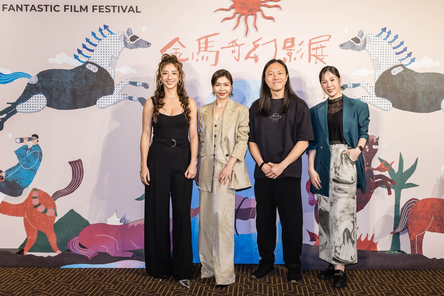 台劇《親密之海》導演呂吉元率演員瑞瑪席丹、于子育與蔡亘晏出席首映,瑞瑪席丹與于子育皆有大尺度激情演出。(金馬執委會提供)