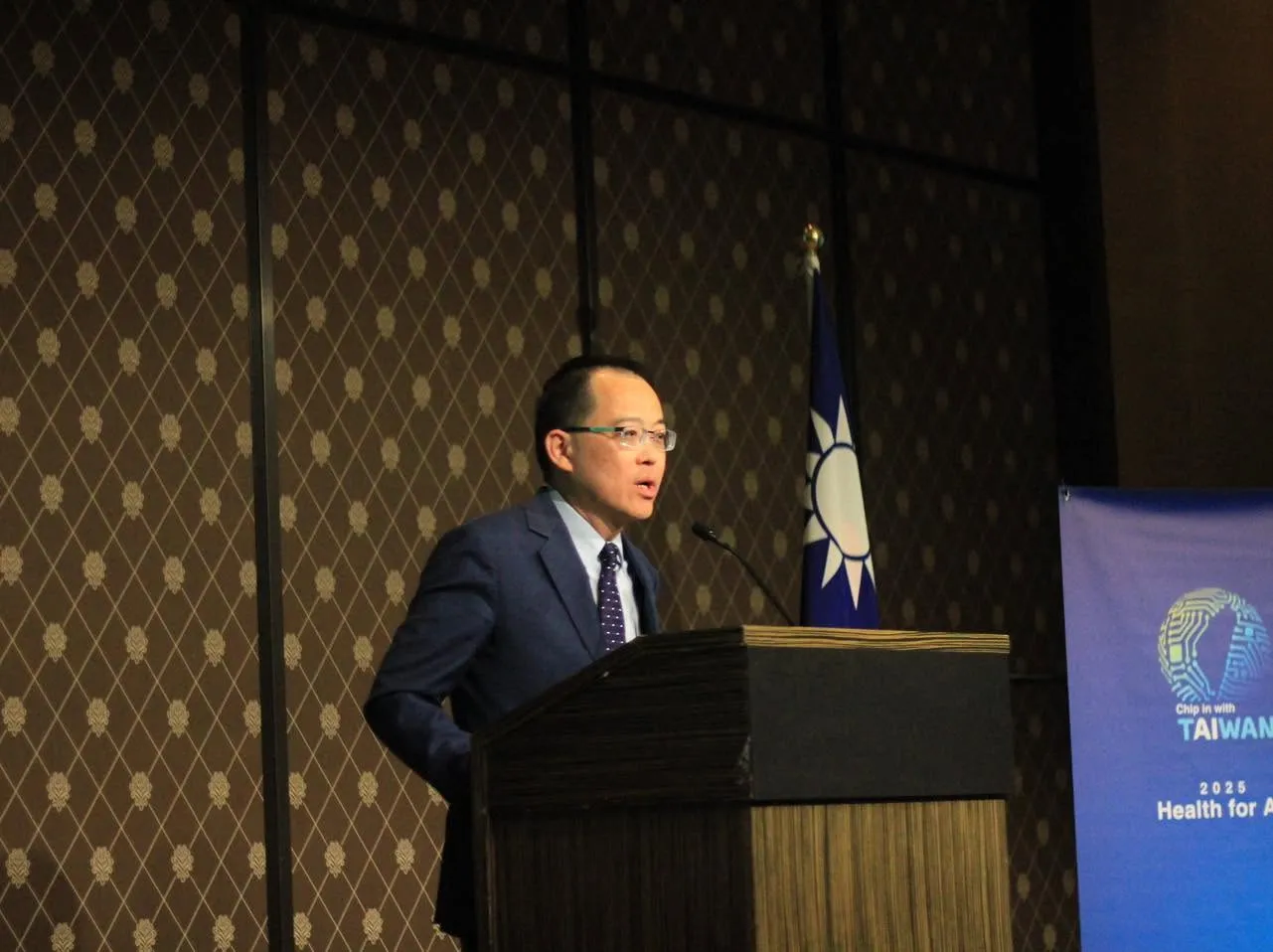 被爆職場霸凌15大罪狀　駐日內瓦處長李冠德反擊：同仁蓄意激怒「有超速但沒酒駕」