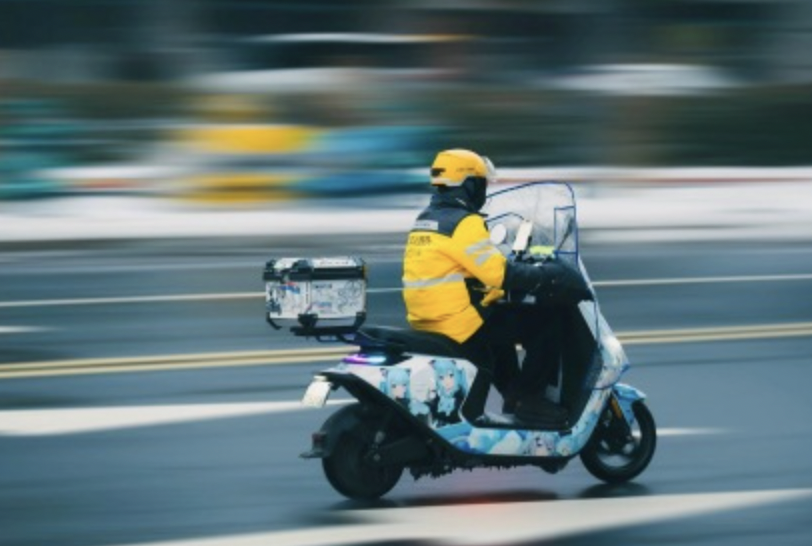 中國一名外送員,5年存下近500萬台幣存款。(翻攝自微博)