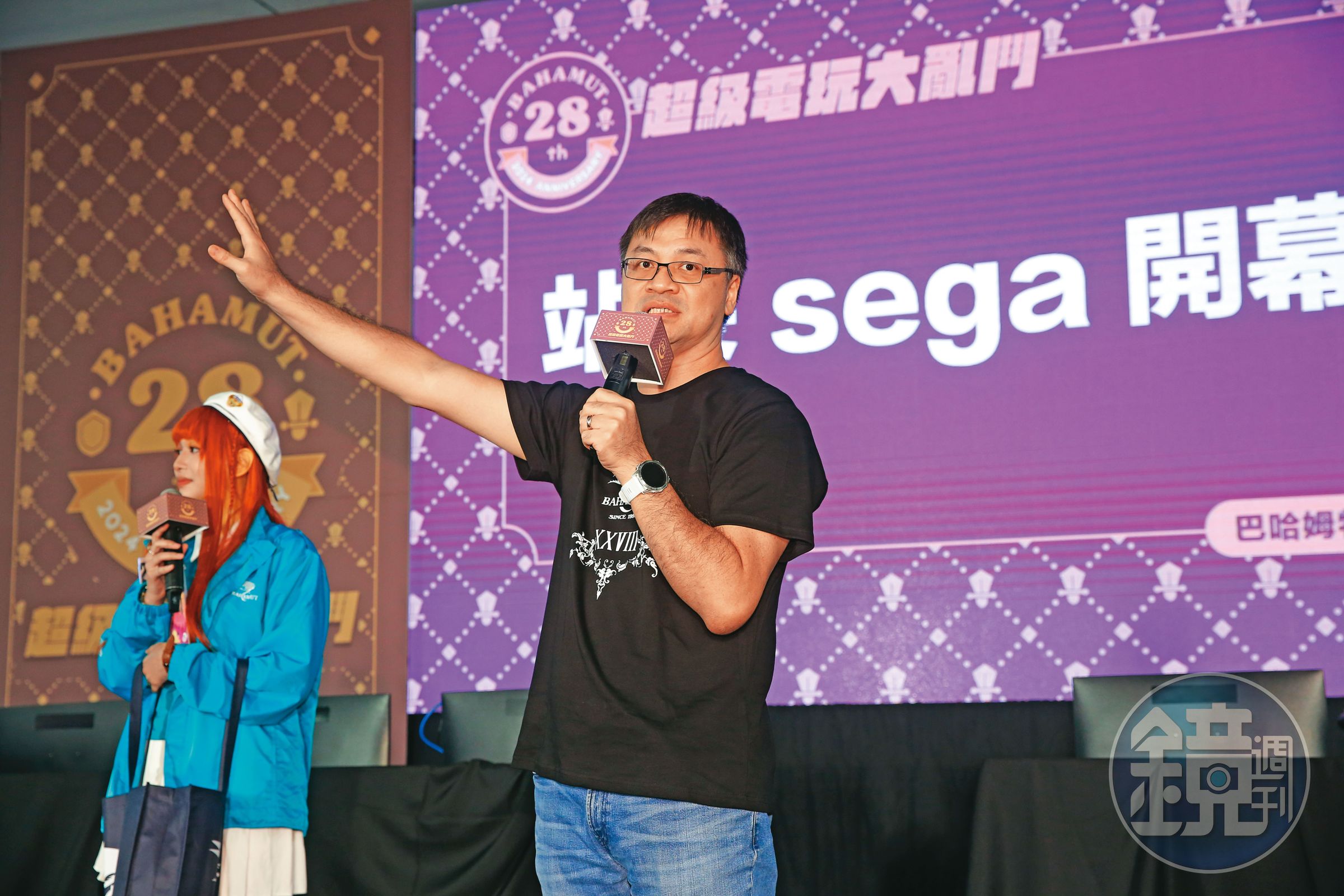 陳建弘（右）在遊戲圈人稱「sega站長」，不只是巴哈姆特的代表人物，在圈內也是傳奇般的存在。