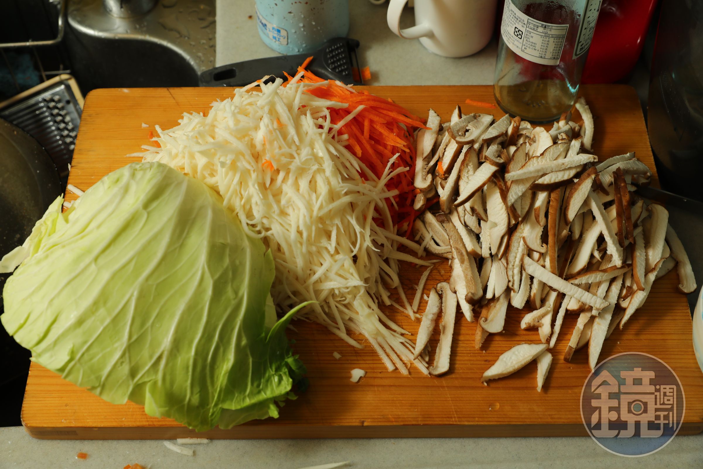煮肉羹湯的其他食材。