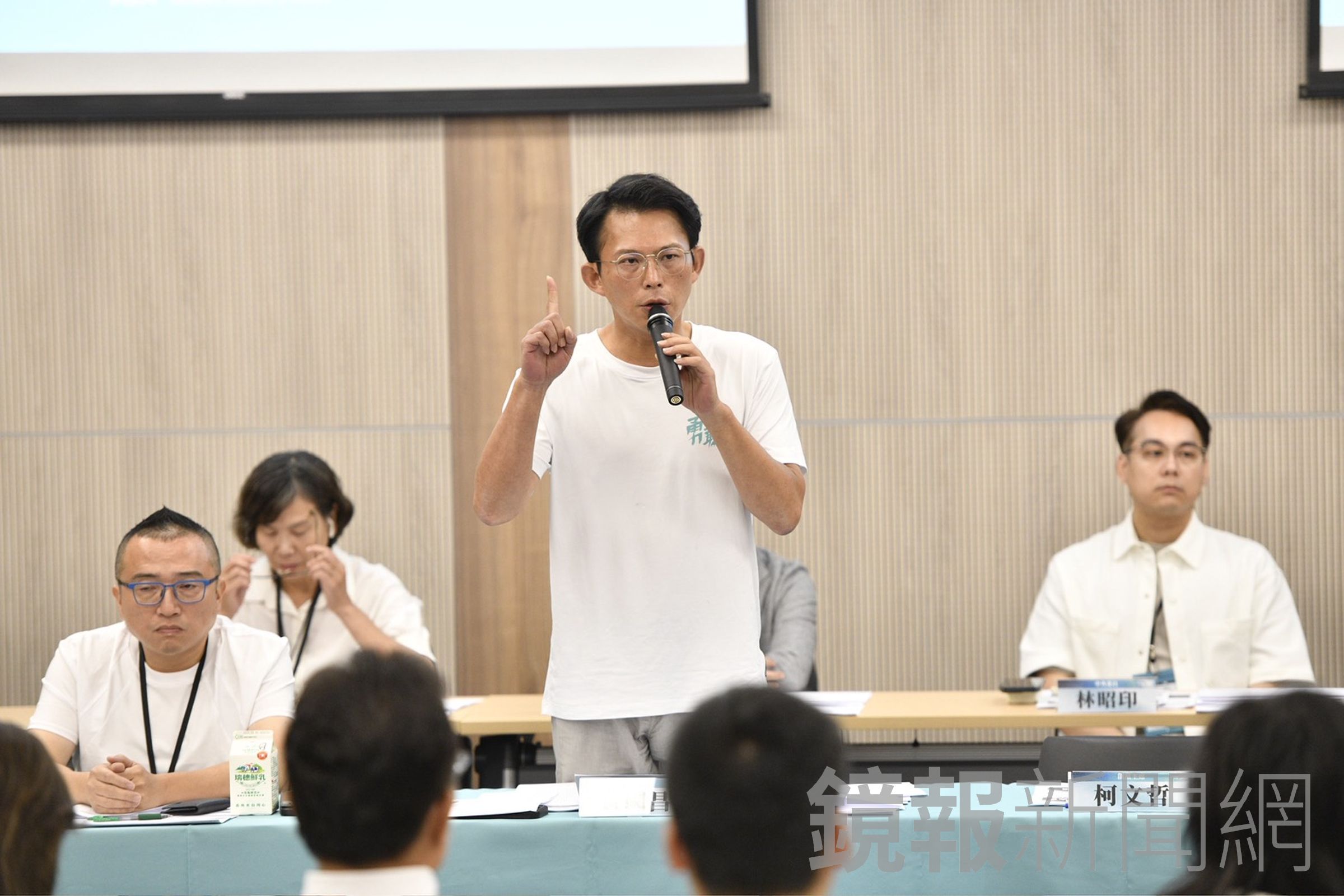 民眾黨今日召開黨代表大會,討論後維持前黨主席柯文哲訂下的不分區立委2年條款。(鏡報李智為)