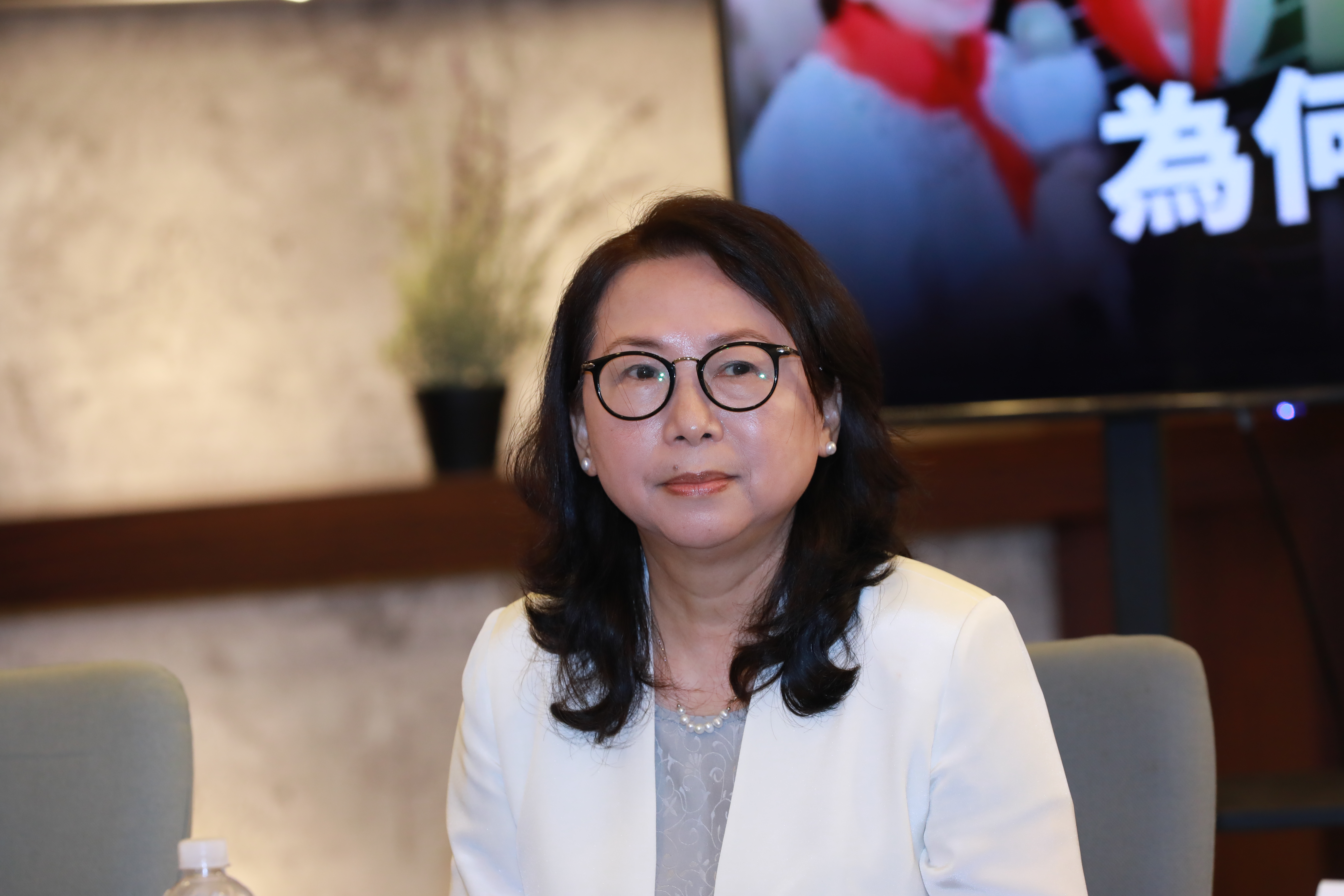 徐春鶯因涉犯《反滲透法》《銀行法》《刑法》詐欺罪等，目前遭羈押禁見。（本刊資料照）