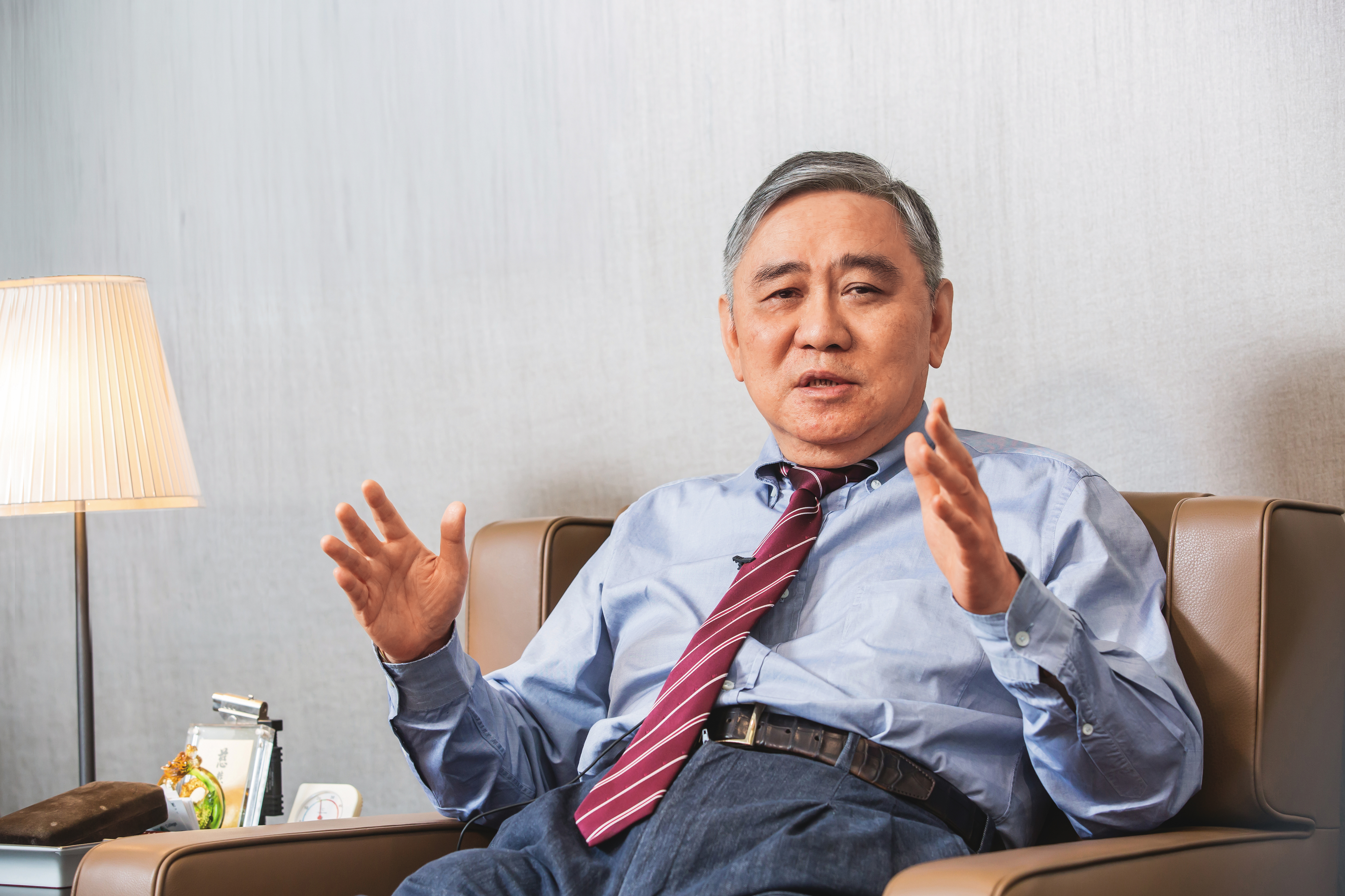 宏仁集團總裁王文洋去年捲入桃花劫，但身體硬朗的形象深植人心，吸引友人揪他商討男性保養食品投資。