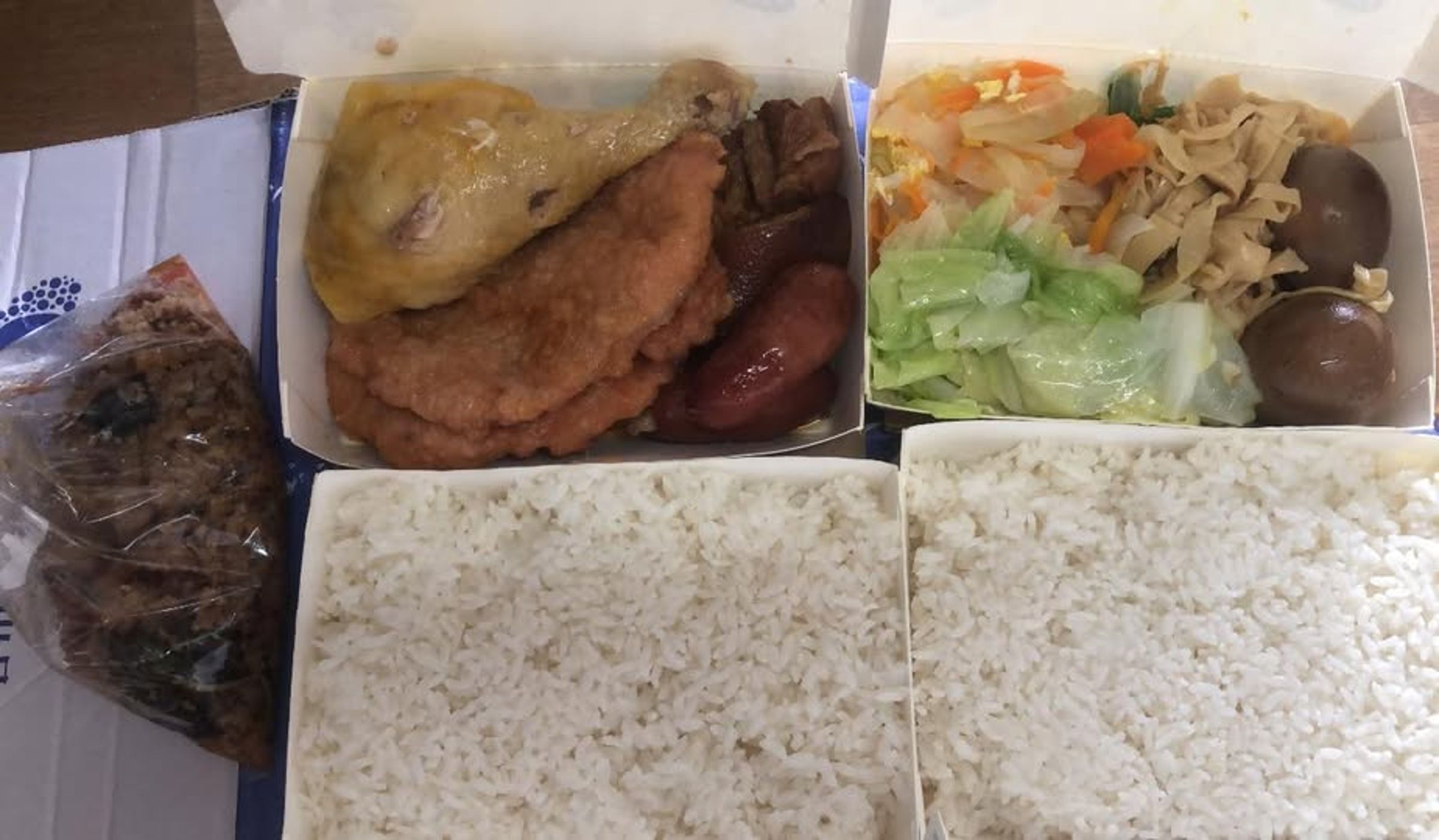 網友對台東某家自助餐的價格感到傻眼,認為這菜色要價500元太貴。(翻攝臉書社團「台東大小事(114年)」)