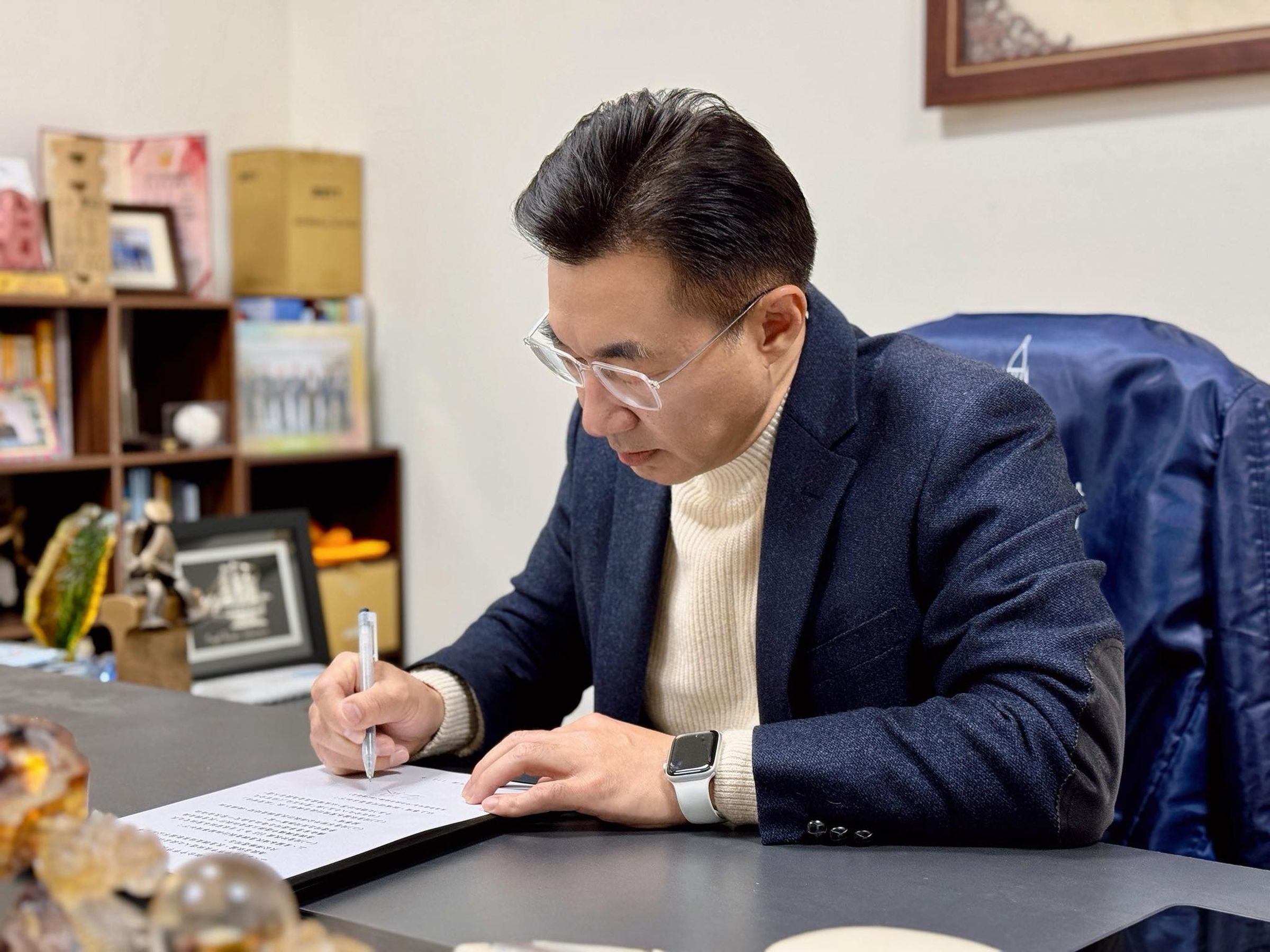 藍營台中市長人選還沒定案，江啟臣表態「已簽訂協議」。（翻攝自江啟臣臉書）