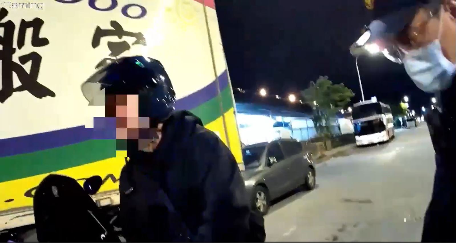 台北市濱江街、撫遠街前聚集十多輛改裝車，並進行蛇行、飆車，警方獲報後到場驅離告發。（松山分局提供）