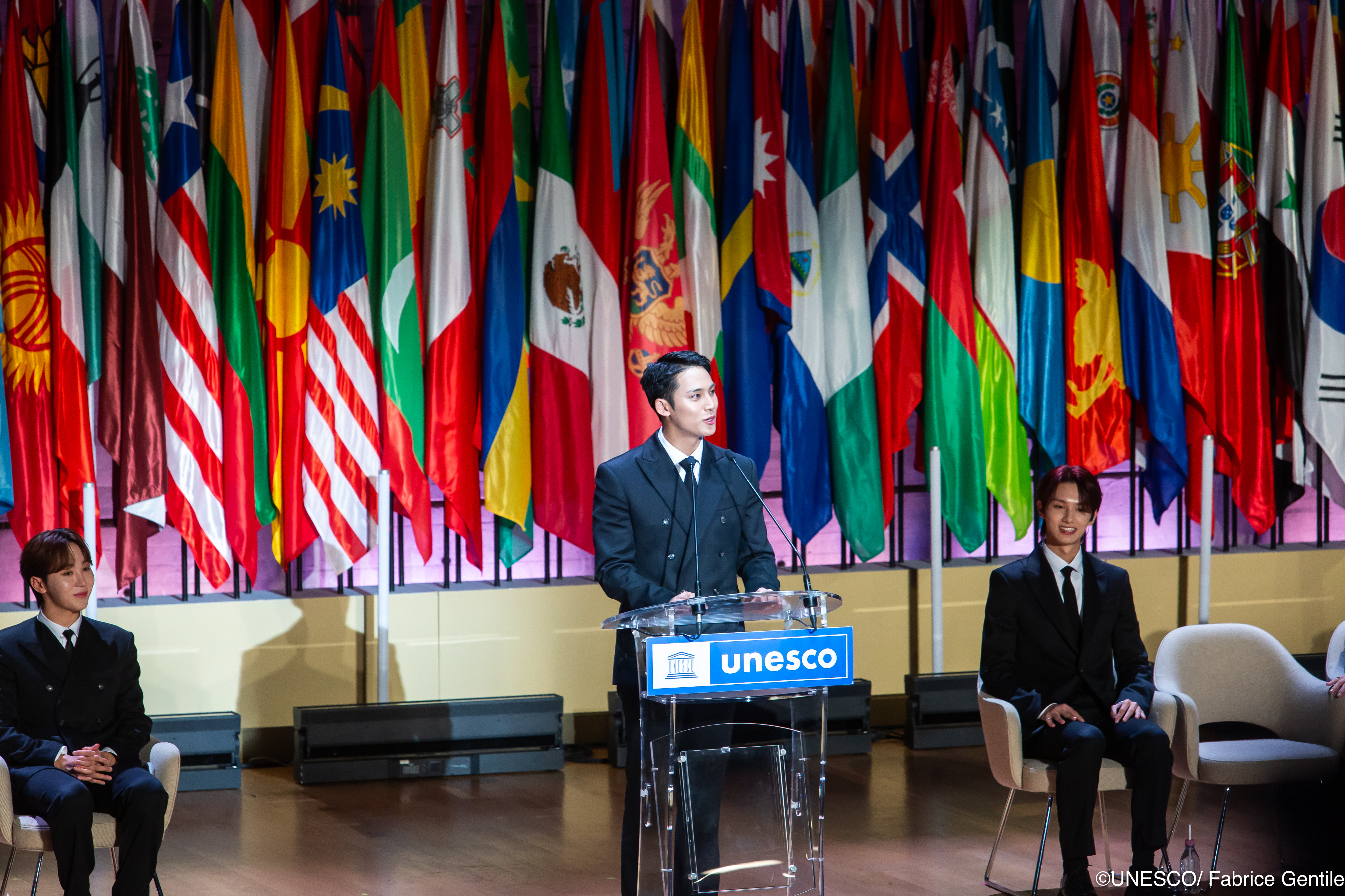 SEVENTEEN登上聯合國教科文組織演說。圖中為成員珉奎。（取自UNESCO Flickr）
