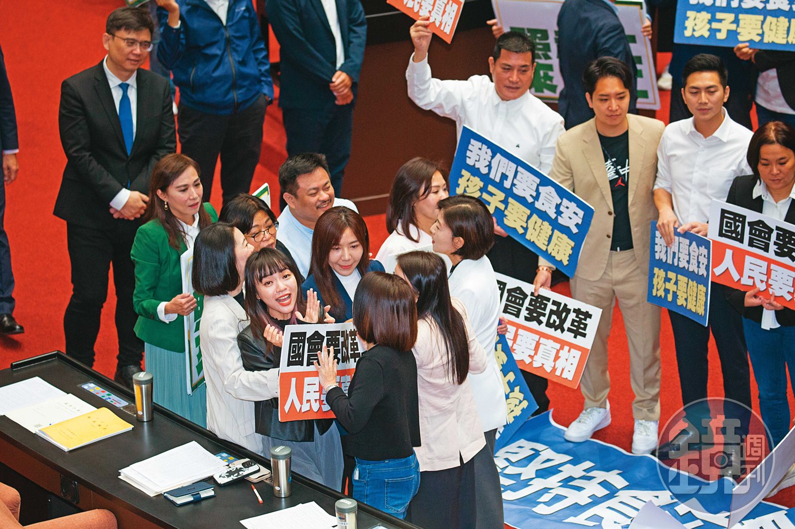 朝野對抗態勢一再升高，如今演變成罷免大戰