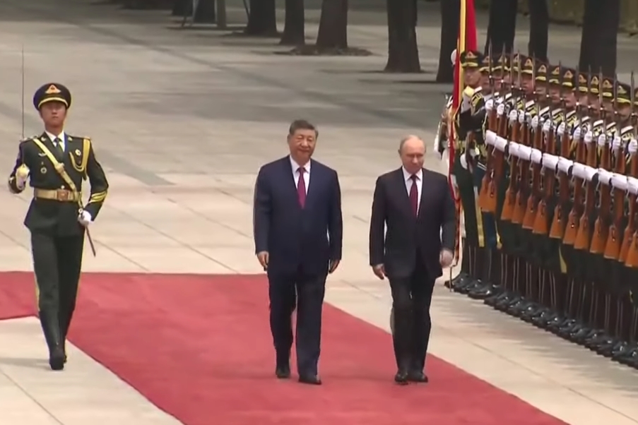 俄羅斯總統普丁今前往中國北京與中國國家主席習近平舉行會談。(翻攝自日本電視台)