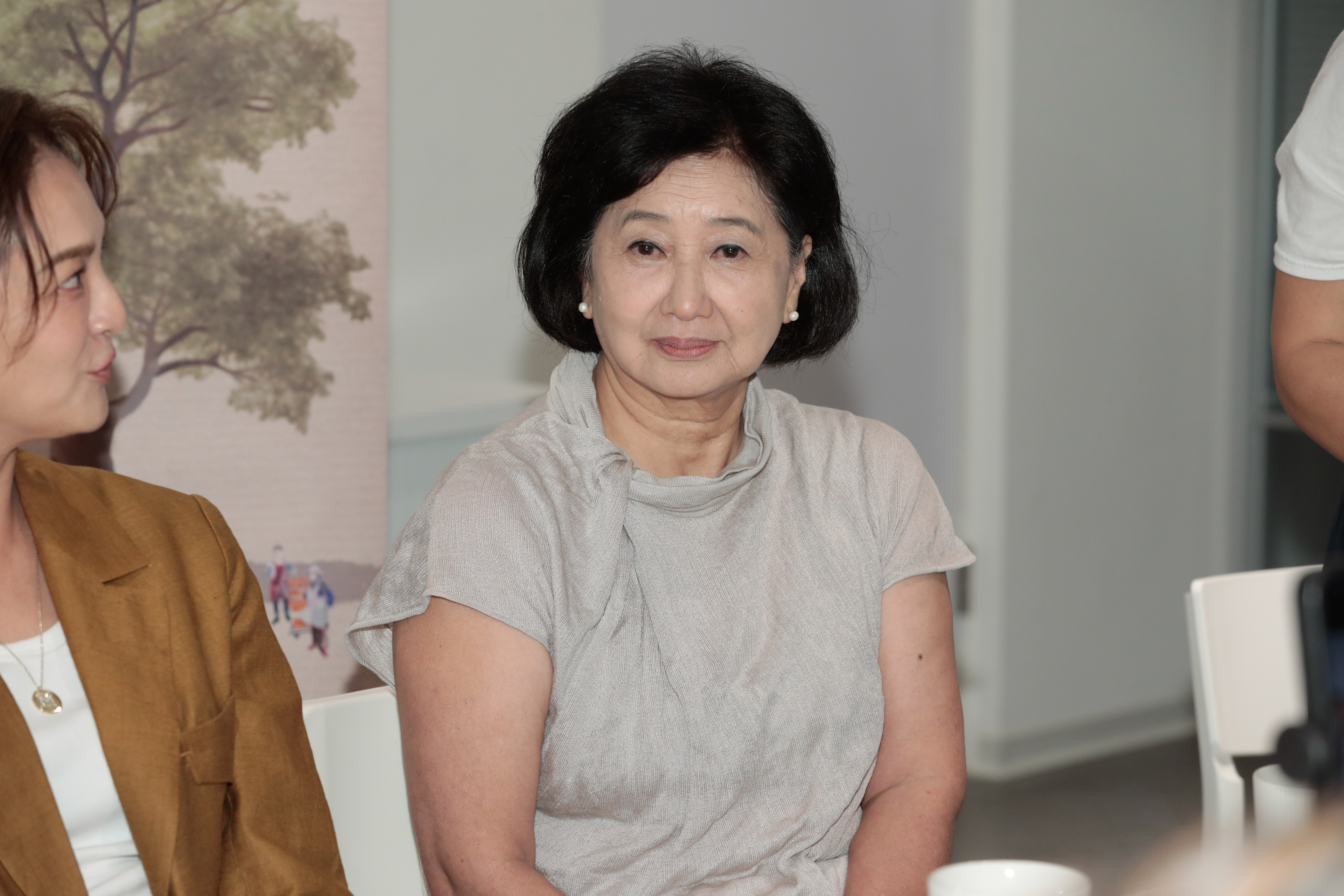 蘇明明透露導演萬仁復健狀況良好。