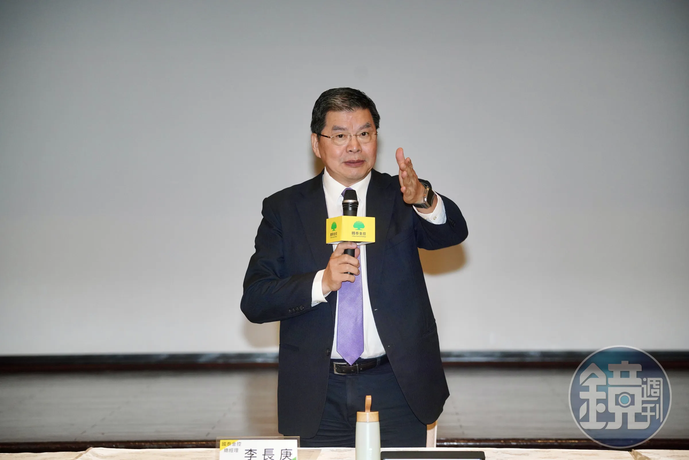 針對投信誤買利害關係人股票，國泰金總經理李長庚今天鞠躬致歉。（本刊資料照）