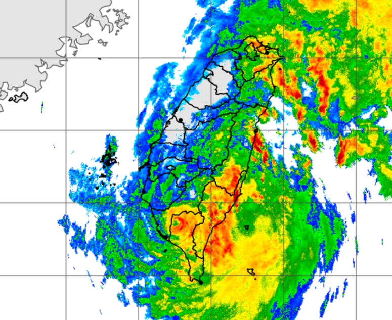 颱風山陀兒今（3日）從高雄小港登陸後威力減弱，目前已成為輕度颱風。（中央氣象署提供）