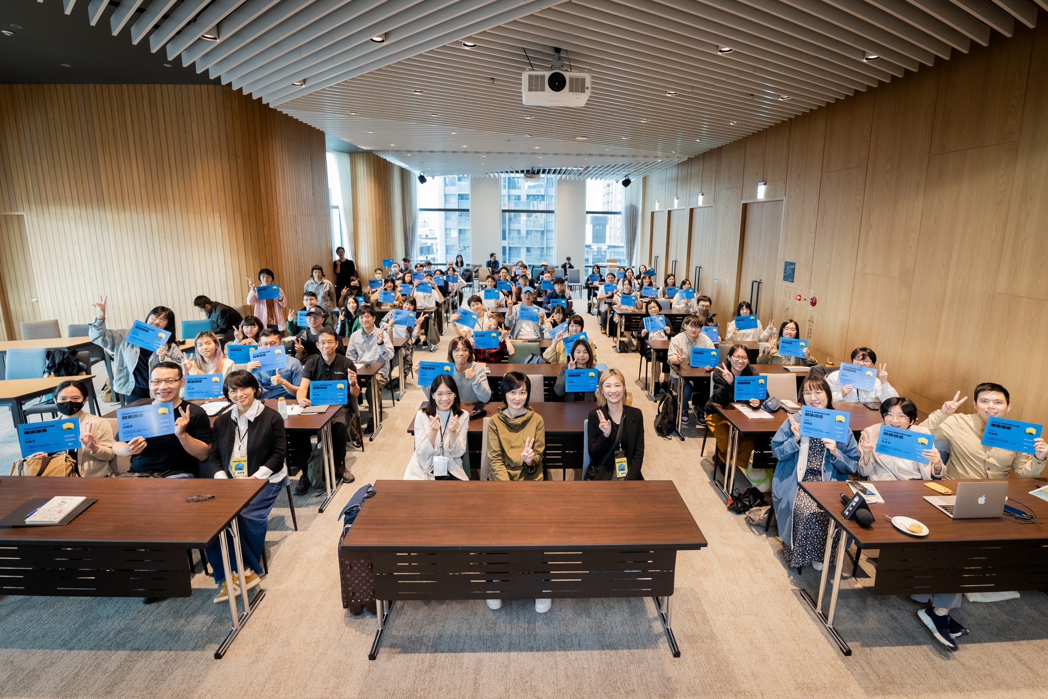 鏡文學去年舉辦為期7週的故事打造工作坊，培植內容產業人才。（鏡文學提供）