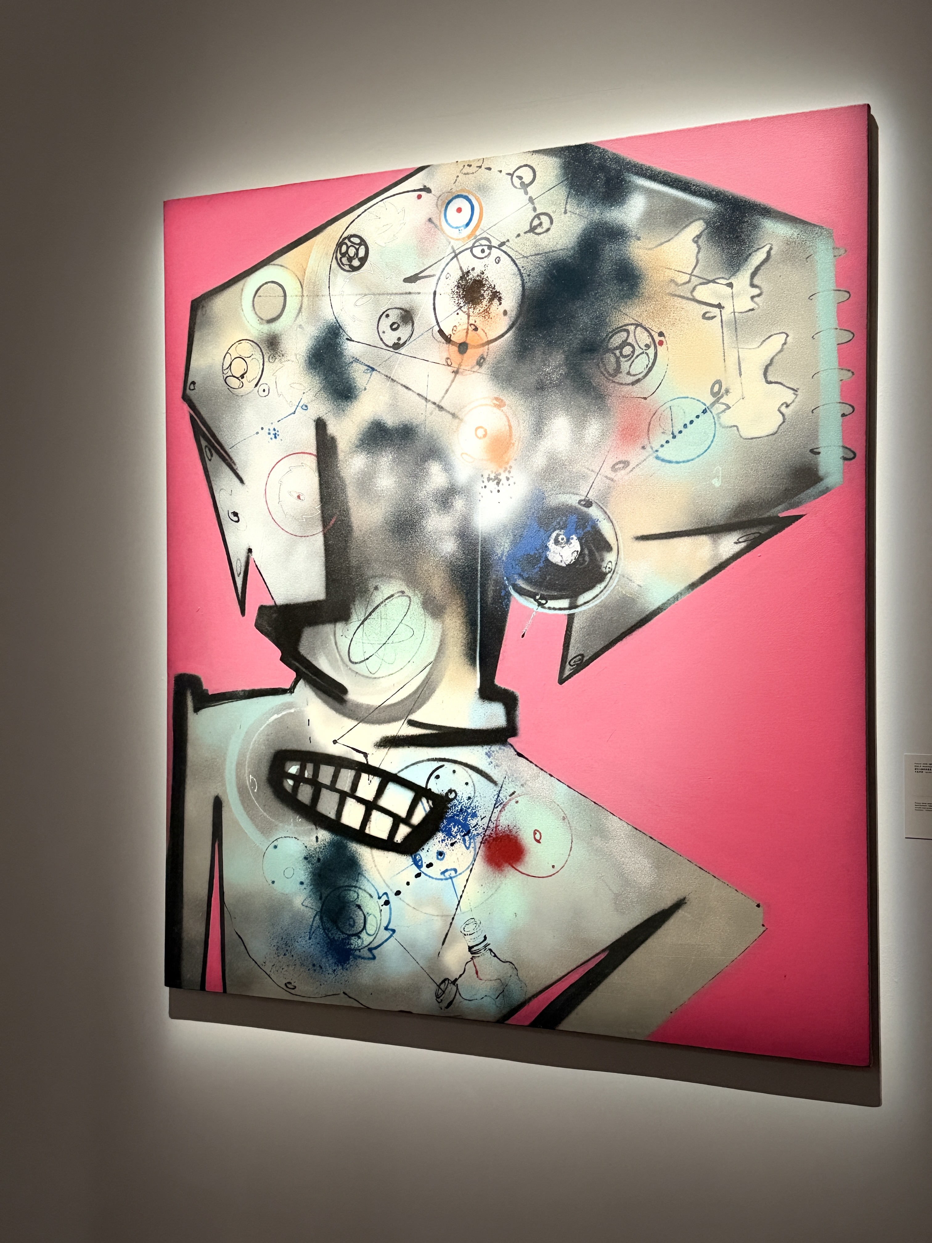 傳奇塗鴉大師Futura 2000的創作為本次展覽主視覺。（陳慧明攝）