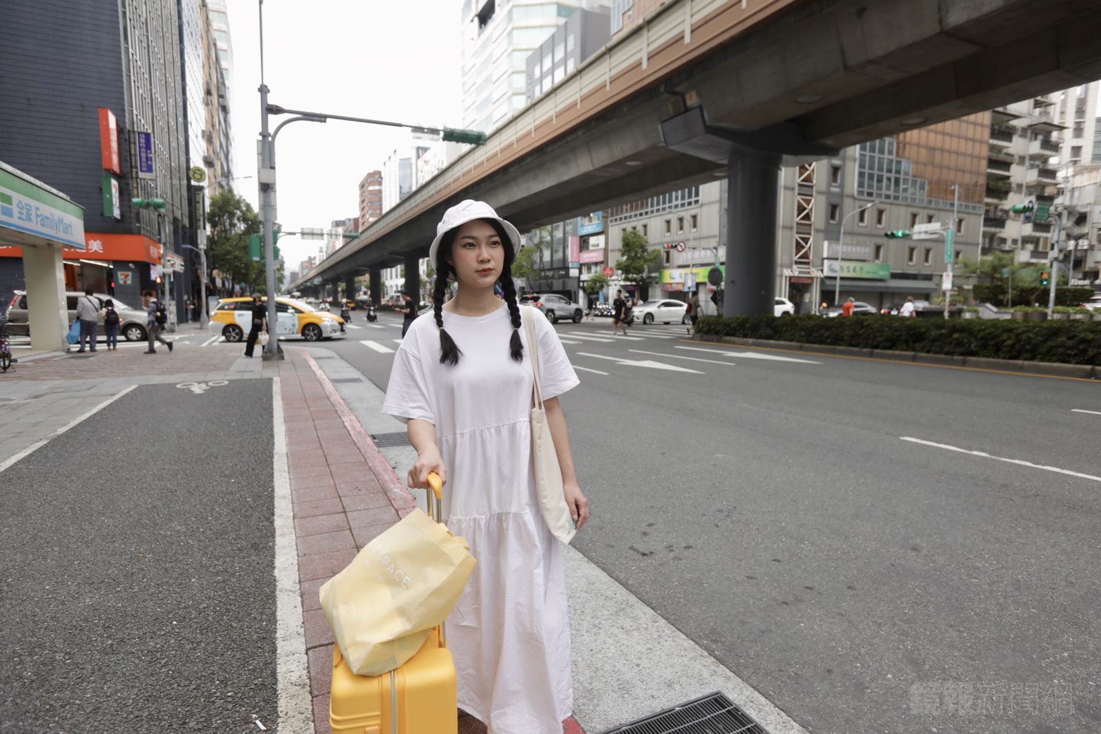 「山除薇害」罷團發言人阿美3月初遭國民黨公布個資，因擔心回家後波及家人，至今已3個月不敢回家，每次來台北跑行程時都住飯店。（鏡報新聞網提供）