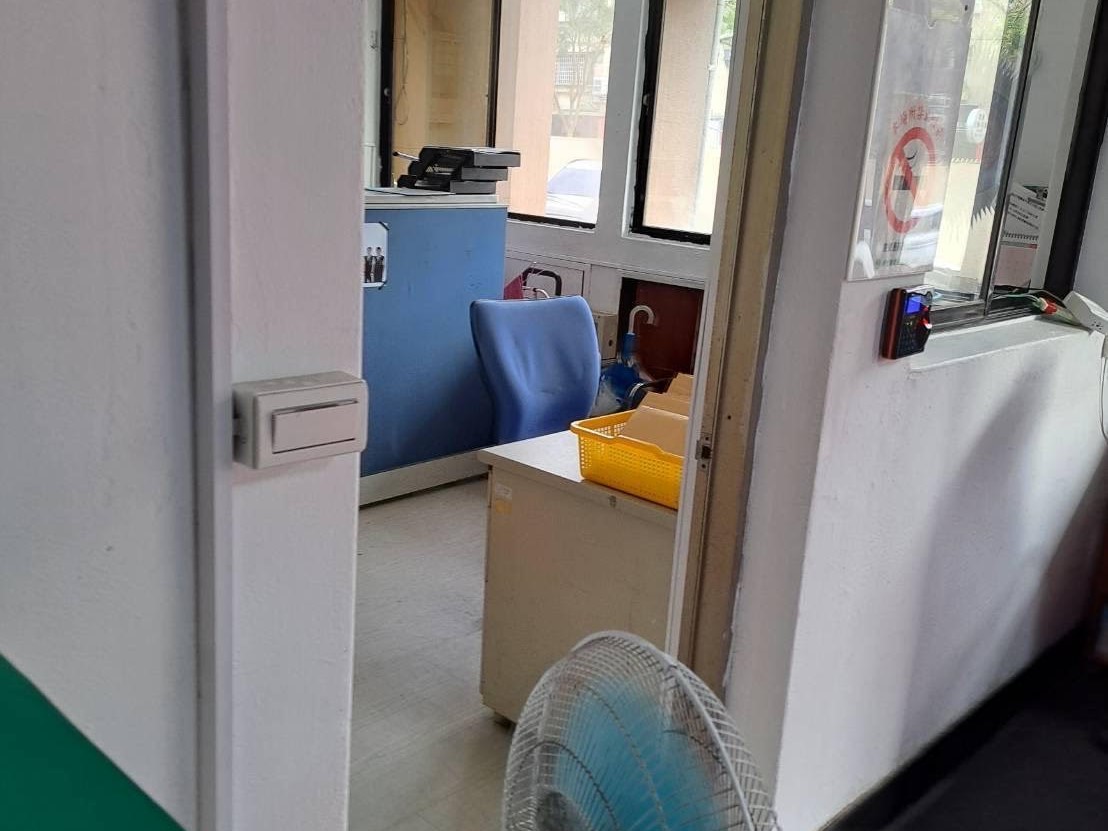 董女任職海巡署偵防分署祕書室專員期間屢傳爭議。（民眾提供）