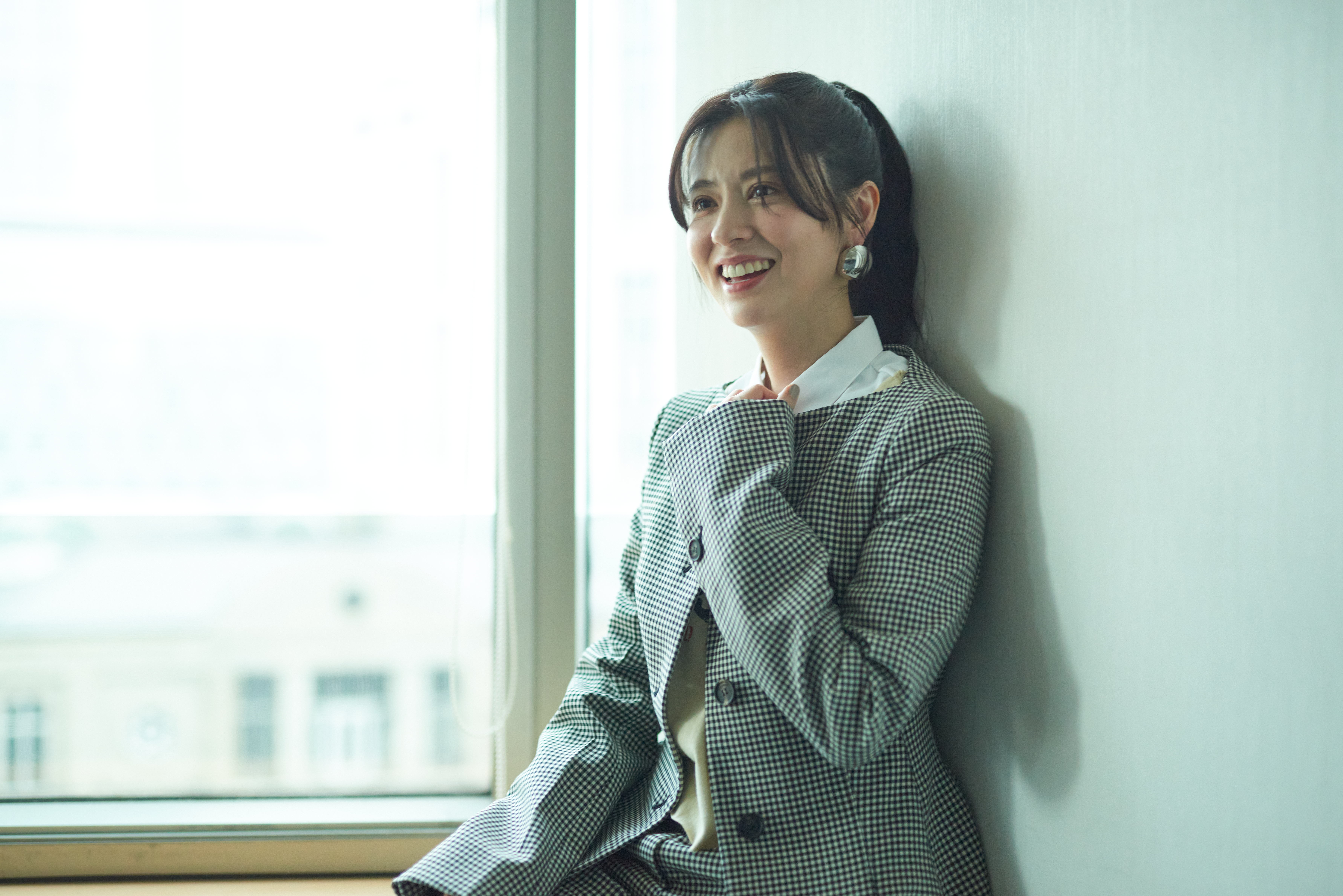 林予晞的戲路常是陽光正義積極向上，但學生時期的她也不完全是乖乖牌，為了服裝儀容竟然還被記過，只差沒退學。