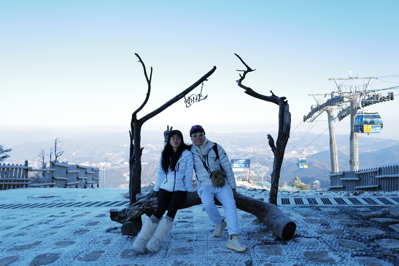 艾美、八弟韓國出外景造訪韓劇拍攝景點。（三立提供）