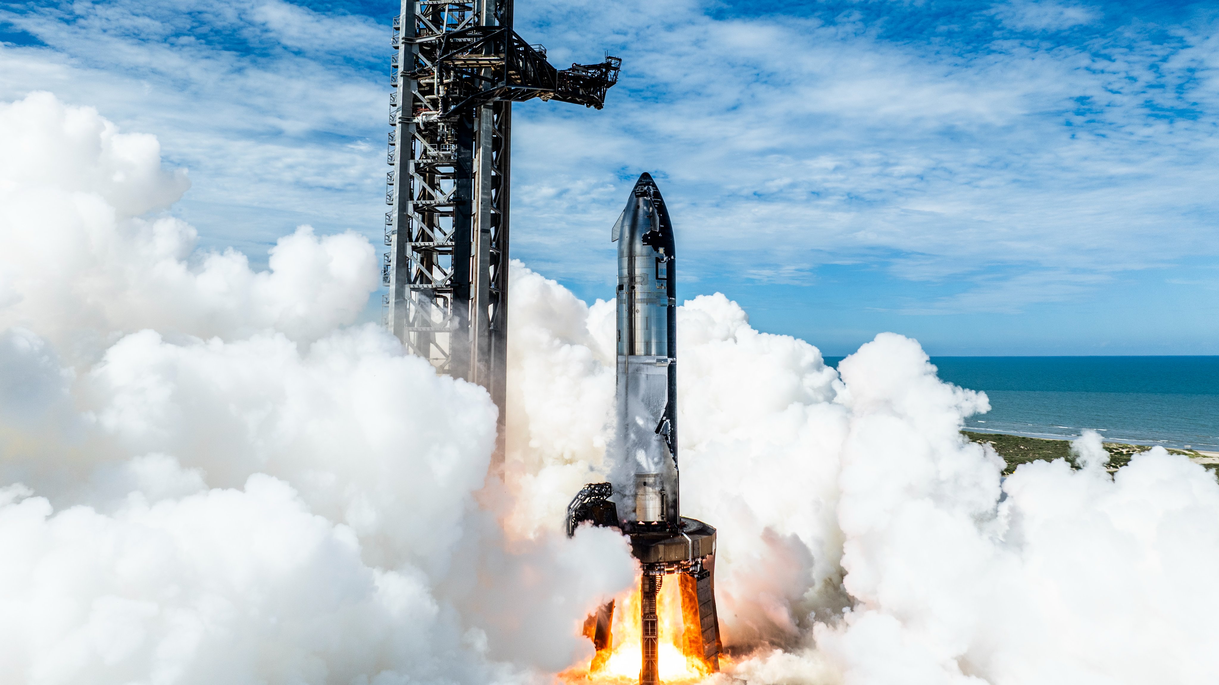 專家指出，馬斯克（Elon Musk）創立的SpaceX，負責火箭推進器相關系統的電力供應，主要採用的是來自台灣的Molicel電池。（翻攝馬斯克X）