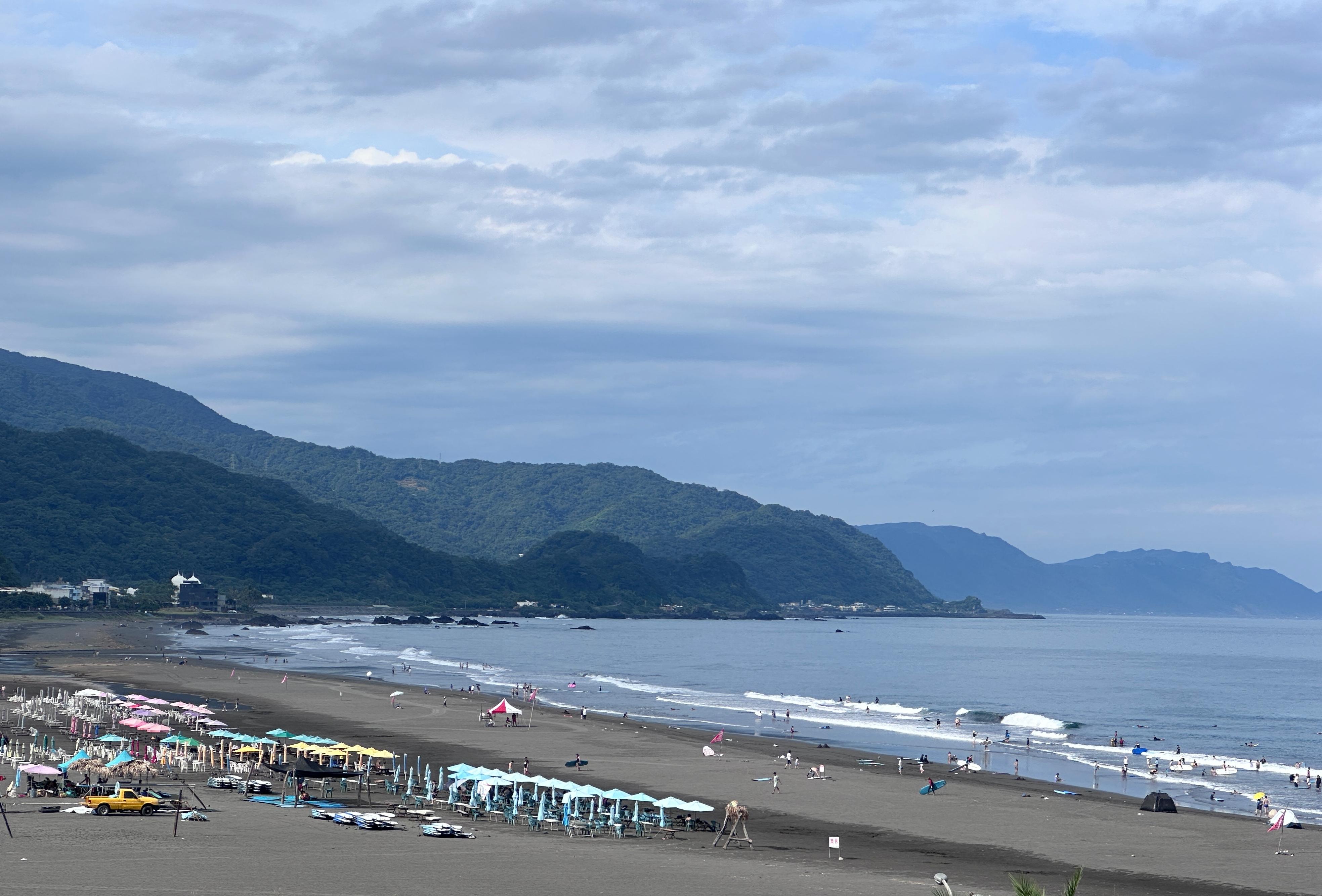想到館外探險,飯店提供多項海上遊程加購方案,像是私人船釣之旅、牛奶海、賞鯨午茶、SUP等海上活動,皆能事前預定。