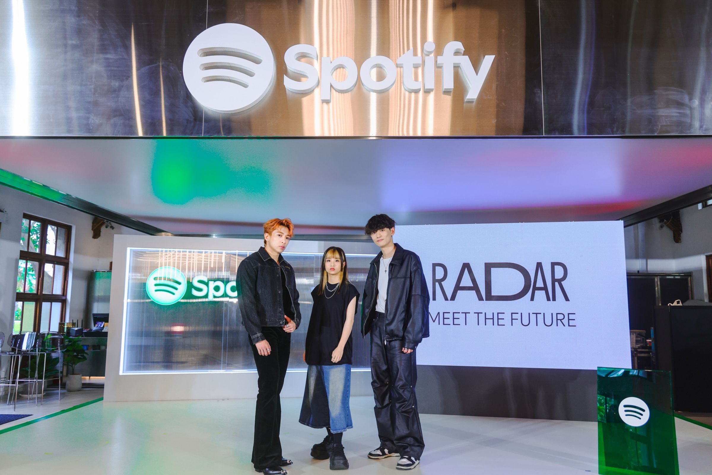 Tyson Yoshi(左起)、林潔心、斑恩出席Spotify Lounge,介紹他們的獨家單曲。(Spotify提供)