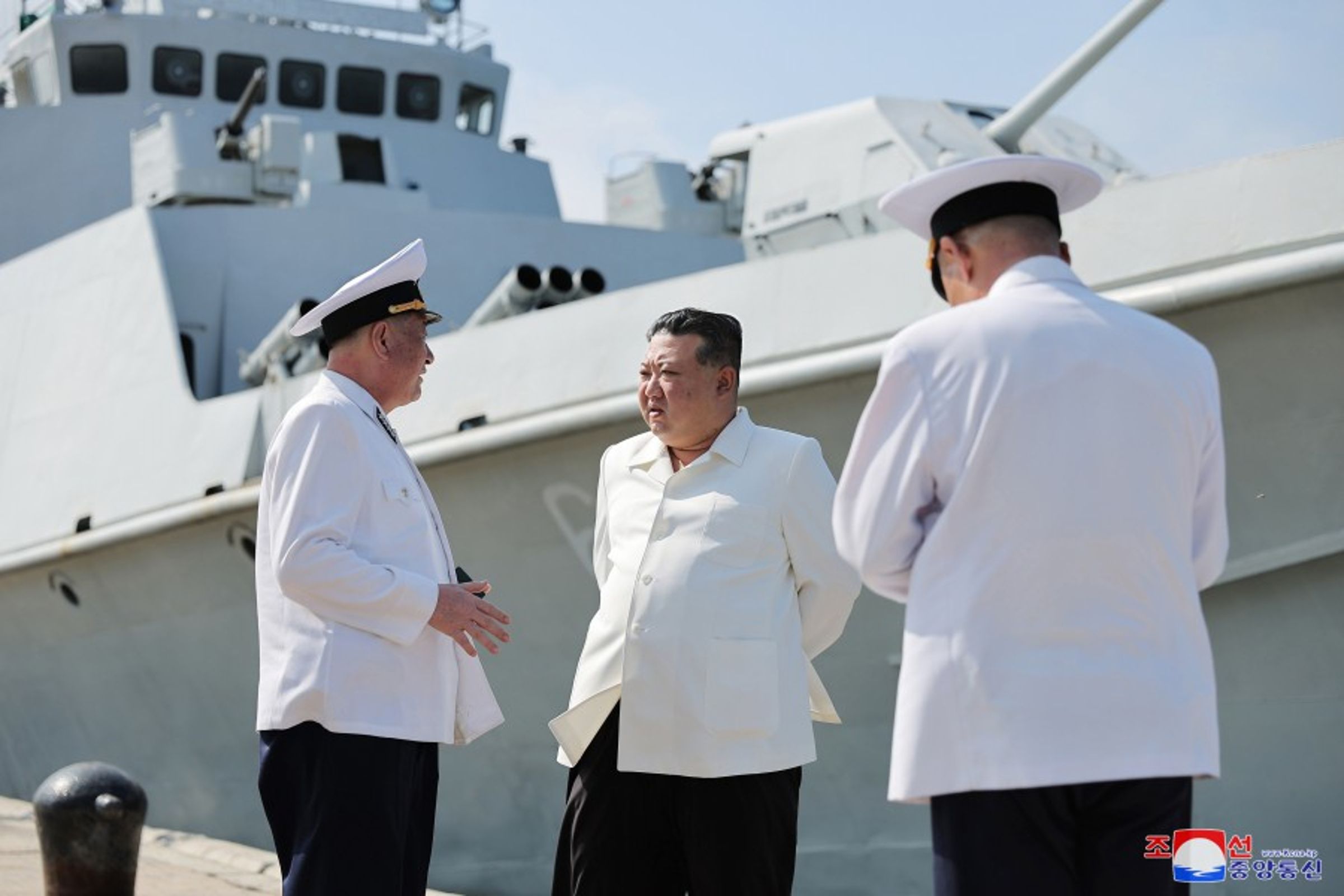 北韓領導人金正恩命令軍隊、軍火工業與核武部門「加速備戰」。（翻攝自朝中社）