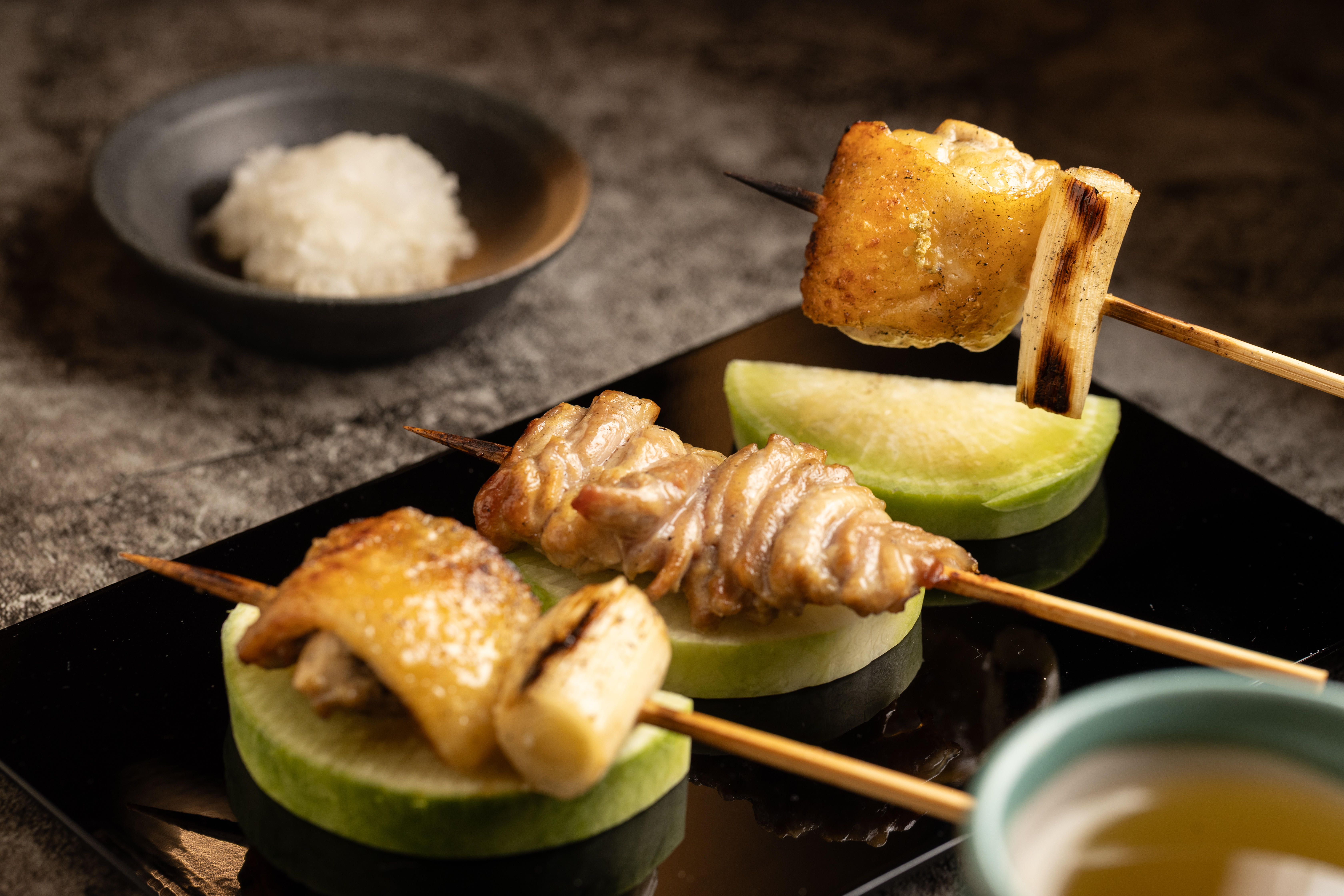 全台獨創燒鳥Ｘ割烹的「鳥力TORICHIKARA」，套餐3,800元包含20至22道菜式。