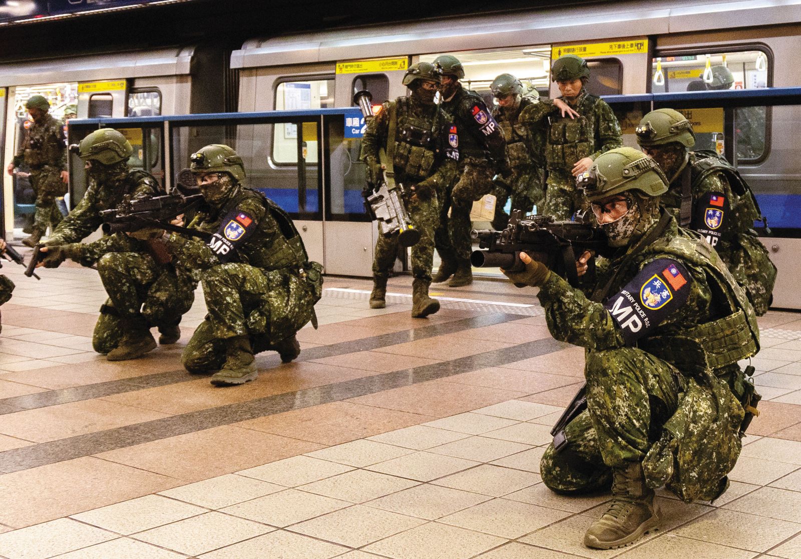 2025年的漢光演習在台北捷運演練「物資轉用」科目。（軍聞社）