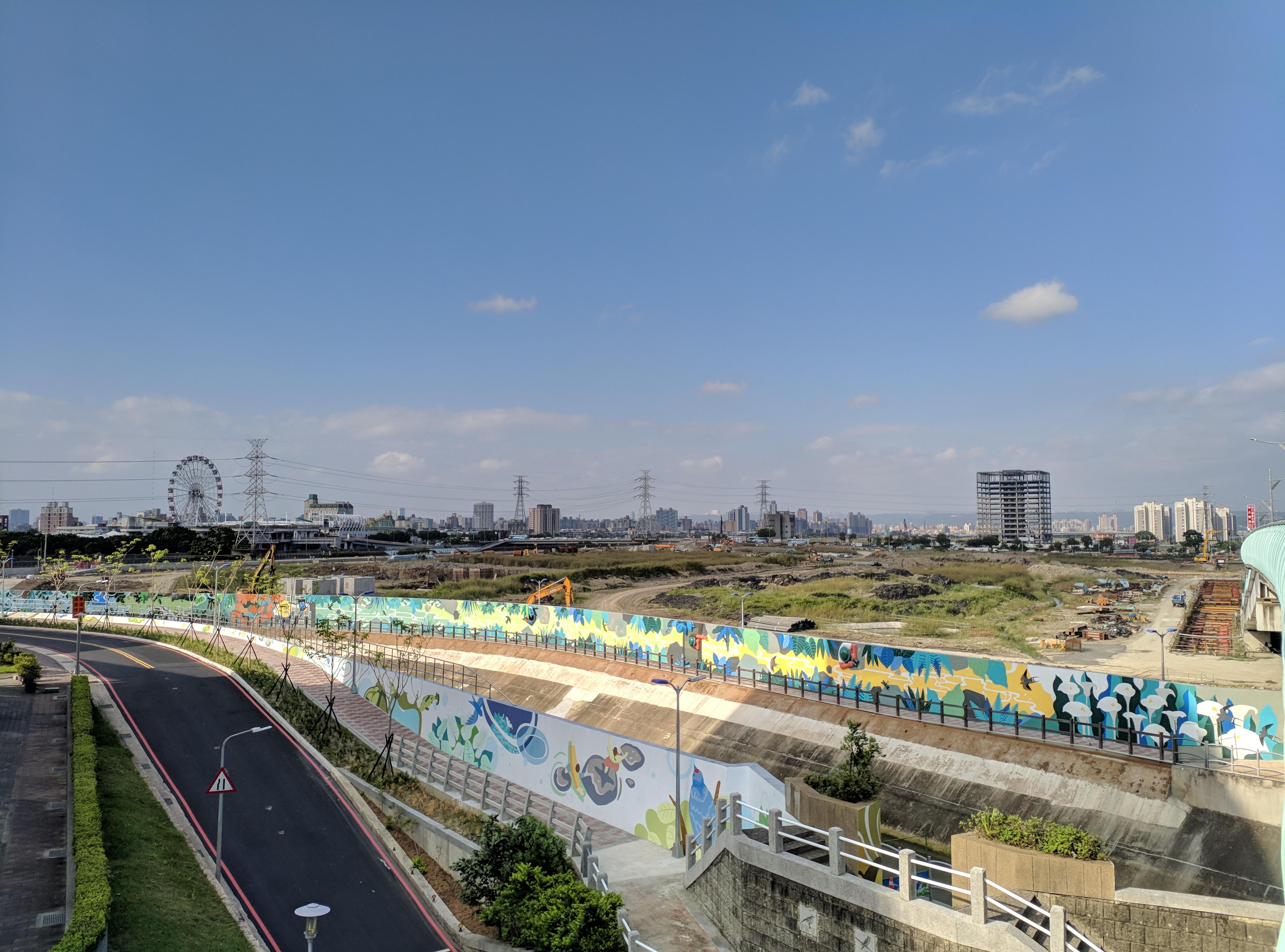 台灣房屋集團趨勢中心執行長張旭嵐指出，軟橋段距離既有的捷運紅線站點不遠，生活機能可仰賴明德、芝山的既有商圈供應。（台灣房屋提供）